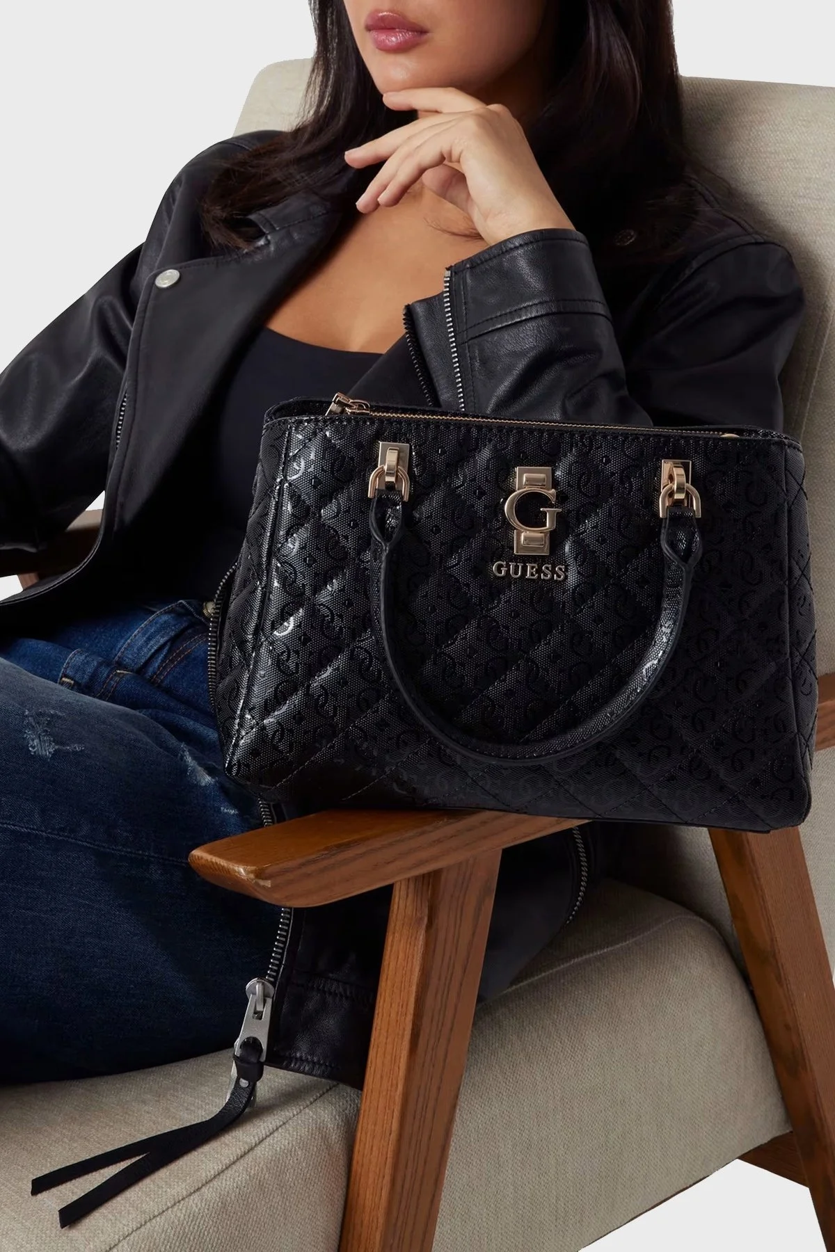 Guess Bessey Luxury Kapitoneli Çıkarılabilir Askılı HWGG9522060 Bayan Çanta HWGG95 22060 BLA SİYAH - 6