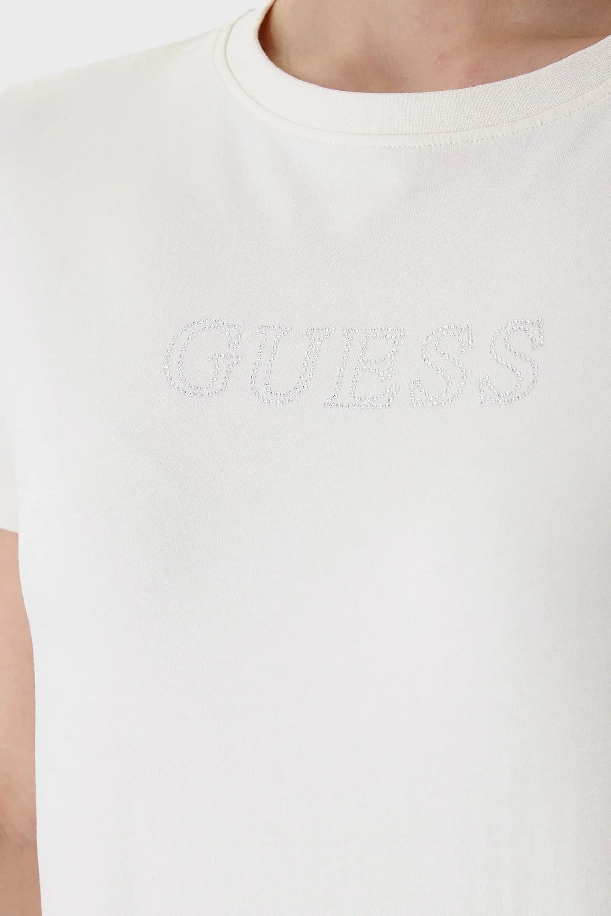 Guess Briana Pamuklu Regular Fit Taşlı Logolu Bisiklet Yaka V3BI11J1314 Bayan T Shirt V3BI11 J1314 G9L9 BEJ - 4