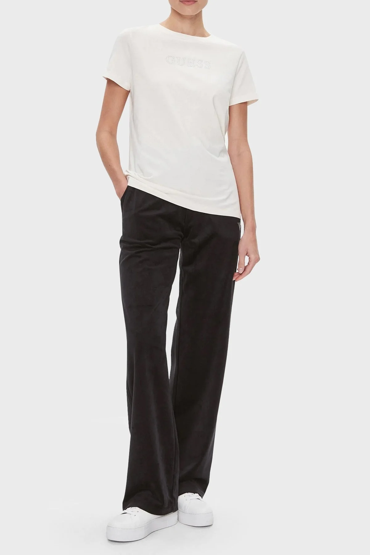 Guess Briana Pamuklu Regular Fit V3BI11J1314 Bayan T Shirt V3BI11 J1314 G012 BEYAZ - 2