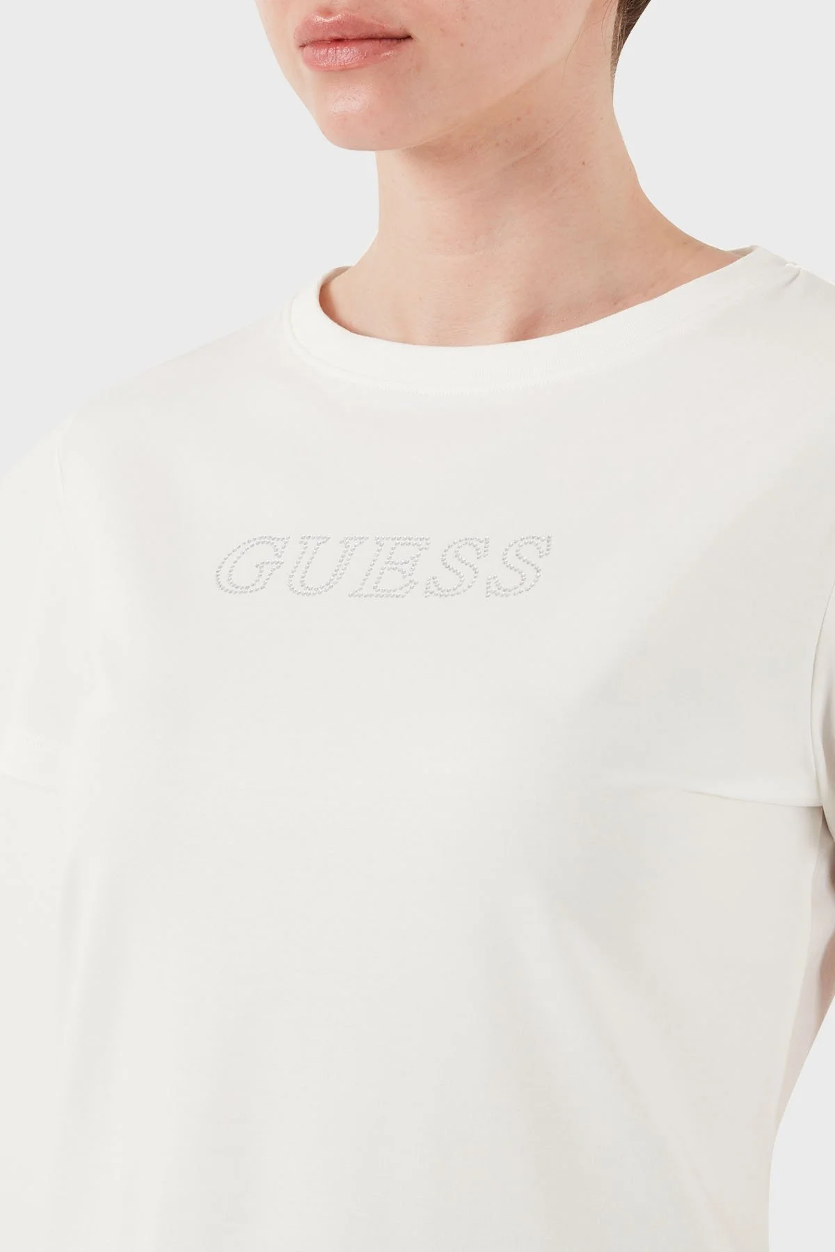 Guess Briana Pamuklu Relaxed Fit Taşlı Logolu V3BI11J1314 Bayan T Shirt V3BI11 J1314 G018 BEYAZ - 5