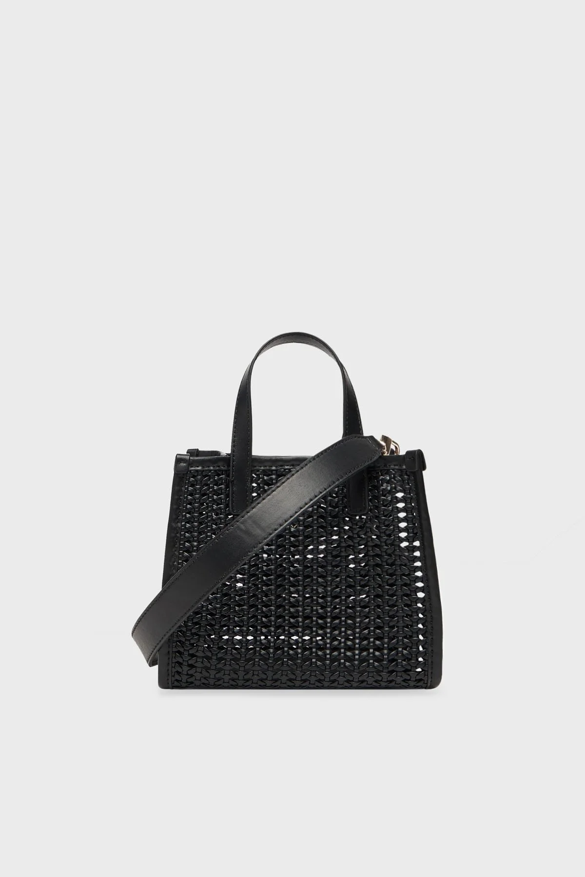 Guess Brigitta Hasır Görünümlü Çıkarılabilir Askılı Mini HWWZ7206770 Bayan Çanta HWWZ72 06770 BLA SİYAH - 4