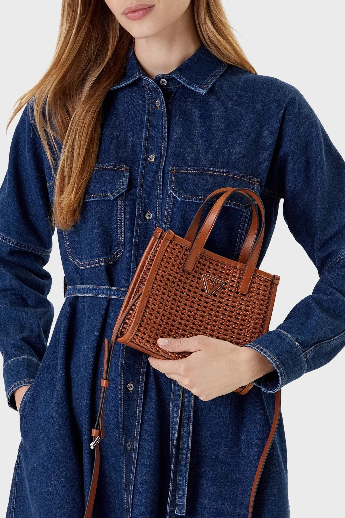 Guess Brigitta Hasır Görünümlü Çıkarılabilir Askılı Mini HWWZ7206770 Bayan Çanta HWWZ72 06770 COG TABA - 2