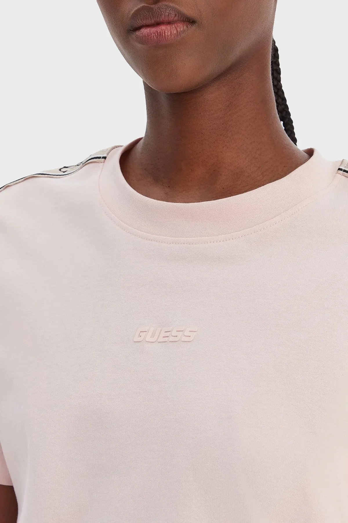Guess Britney Logolu Pamuklu Boxy Fit Bisiklet Yaka V3RI08I3Z14 Bayan T Shirt V3RI08 I3Z14 G67B PEMBE - 4