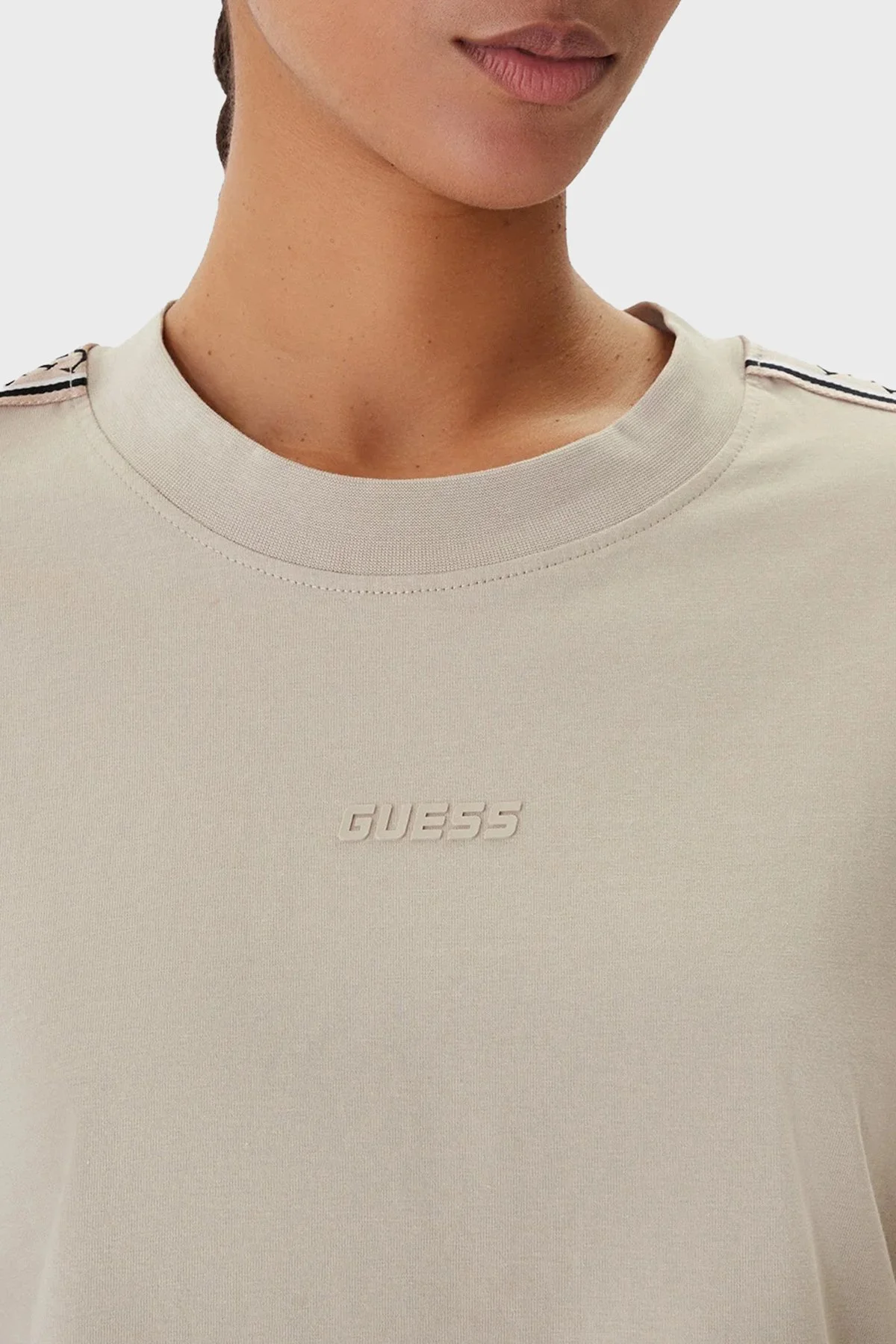 Guess Britney Pamuklu Boxy Fit Bisiklet Yaka V3RI08I3Z14 Bayan T Shirt V3RI08 I3Z14 G1CA BEJ - 4