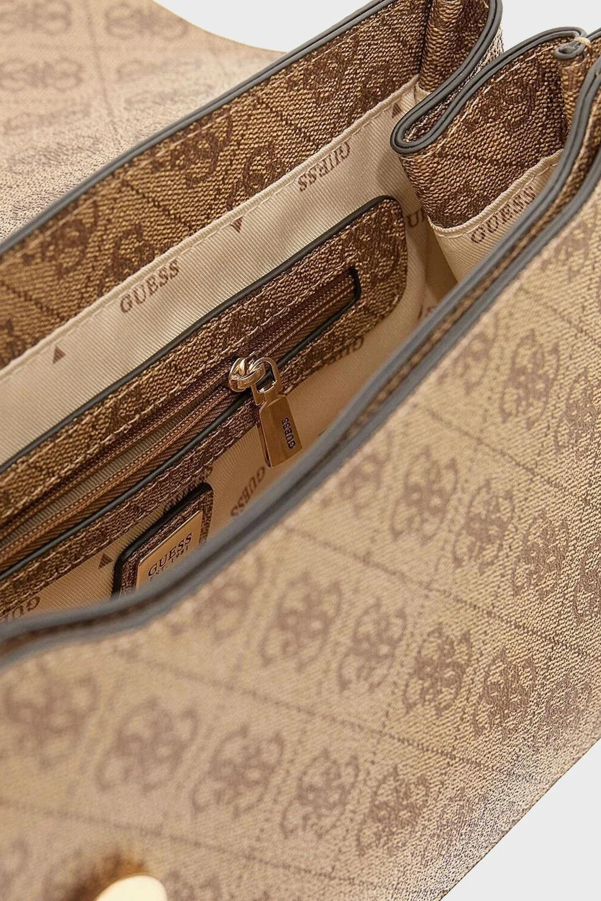 Guess Calista 4G Logolu Zincir Askılı HWSG7334210 Bayan Çanta HWSG73 34210 LTL KAHVE - 4