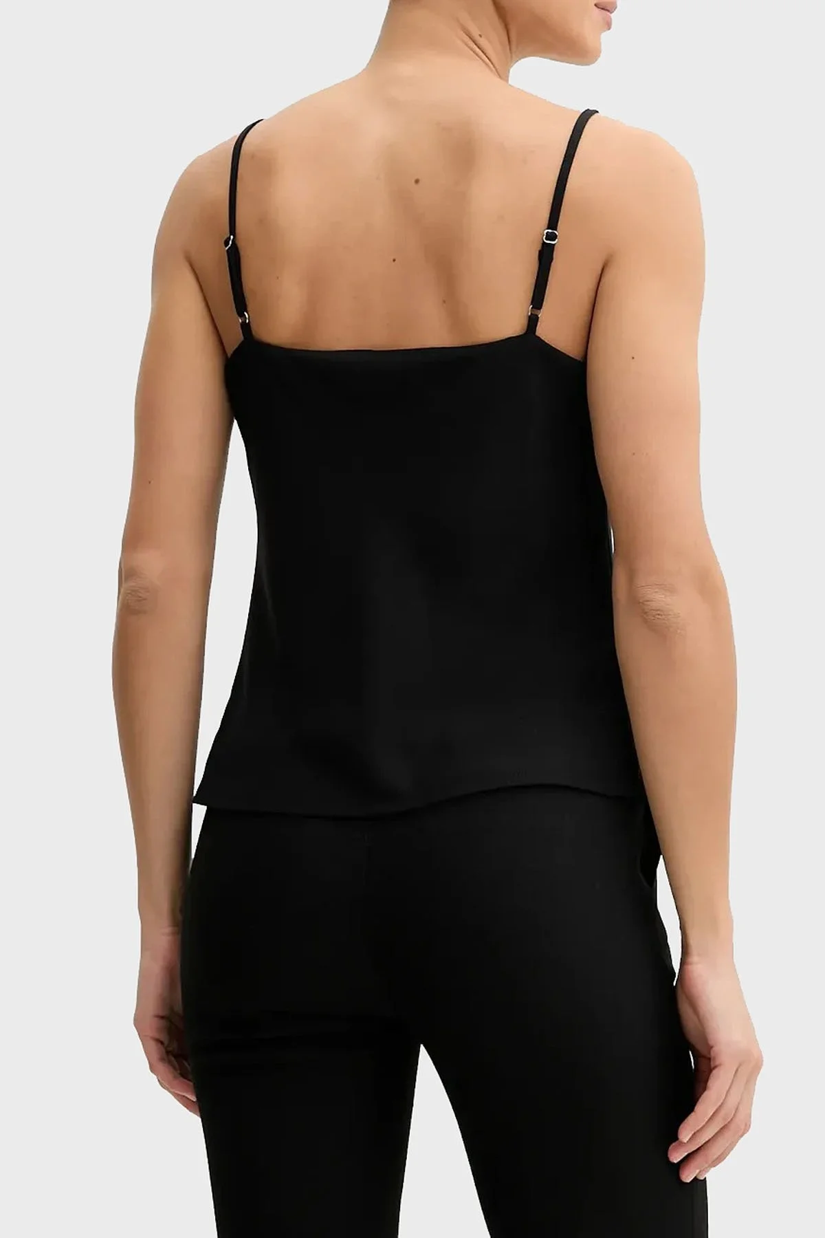 Guess Caroline Regular Fit V Yaka Logolu W5GH58WGLD2 Bayan Top W5GH58 WGLD2 JBLK SİYAH - 8