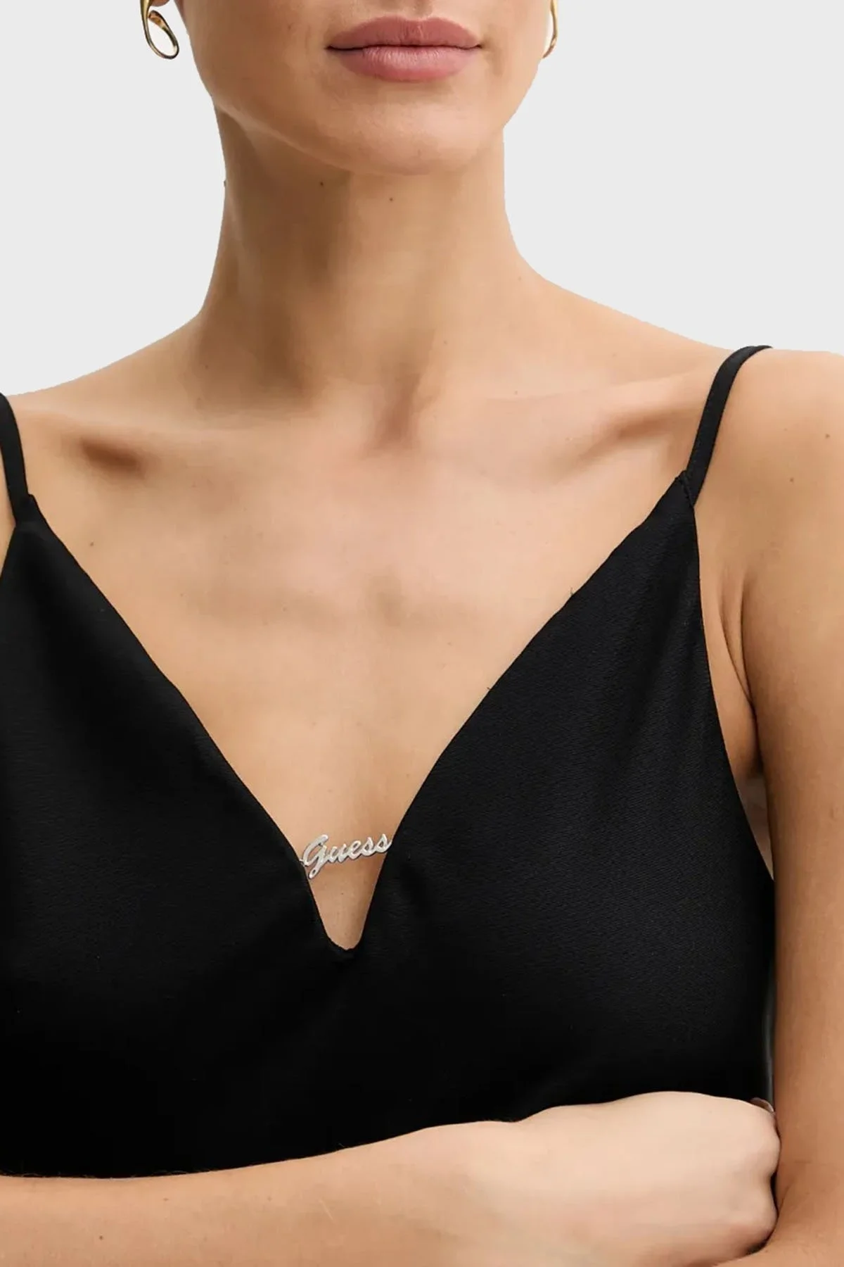 Guess Caroline Regular Fit V Yaka Logolu W5GH58WGLD2 Bayan Top W5GH58 WGLD2 JBLK SİYAH - 9