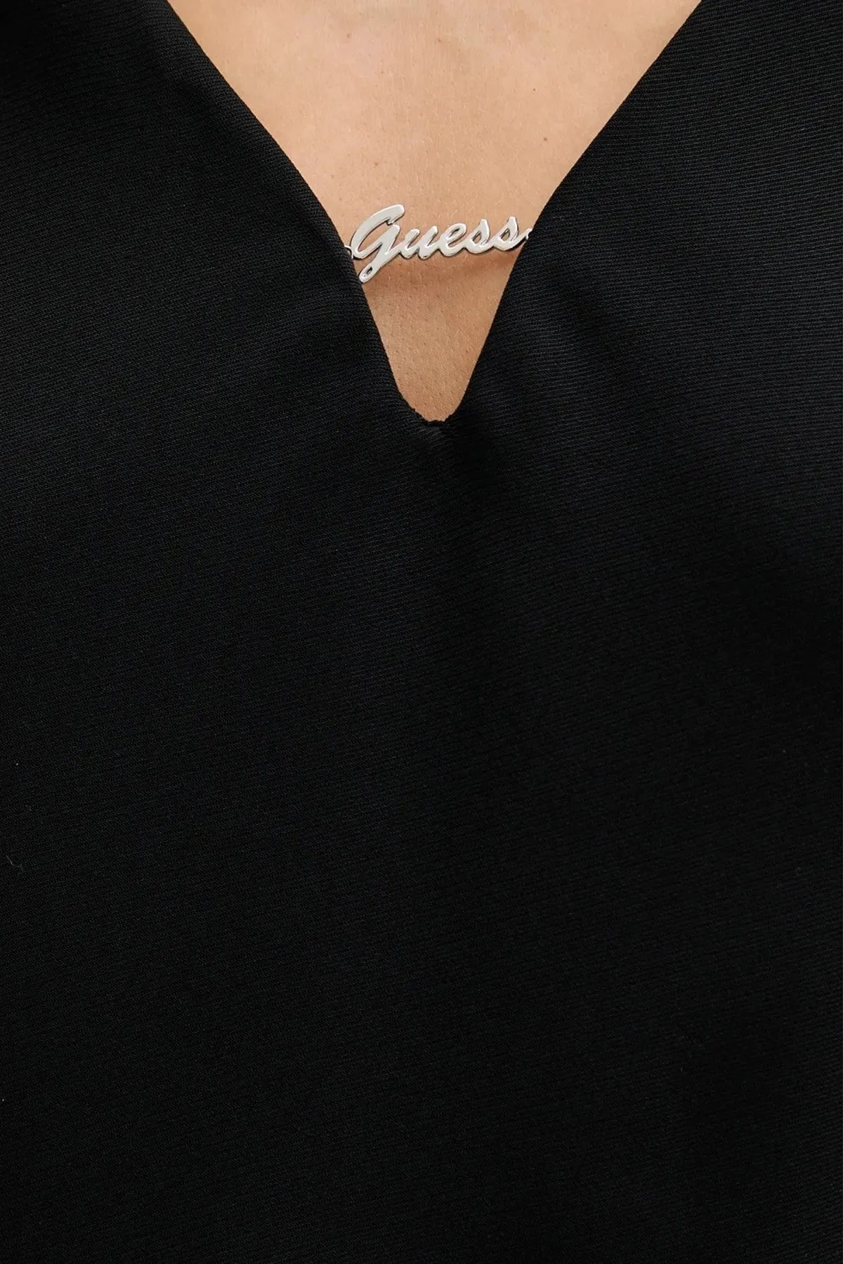 Guess Caroline Regular Fit V Yaka Logolu W5GH58WGLD2 Bayan Top W5GH58 WGLD2 JBLK SİYAH - 10