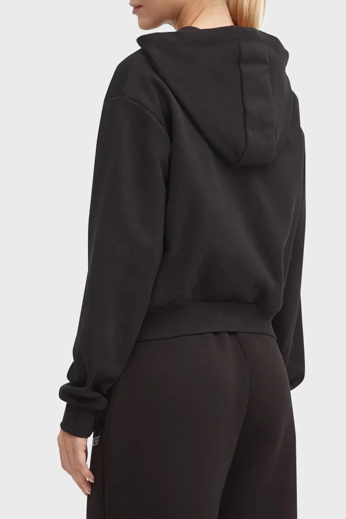 Guess Cecilia Taşlı Pamuklu Regular Fit Crop V4BQ25KC3D2 Bayan Sweat V4BQ25 KC3D2 JBLK SİYAH - 2