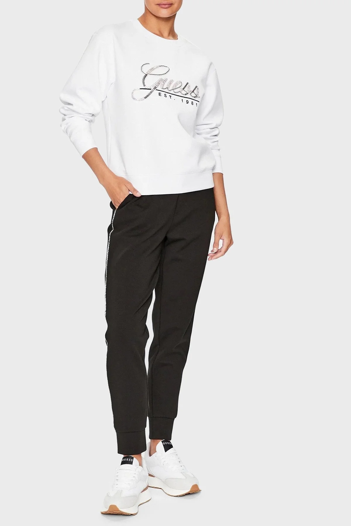 Guess Chain Regular Fit Pamuklu Zincirli Cepli Jogger Bayan Pantolon W3YB18KB932 JBLK SİYAH - 2