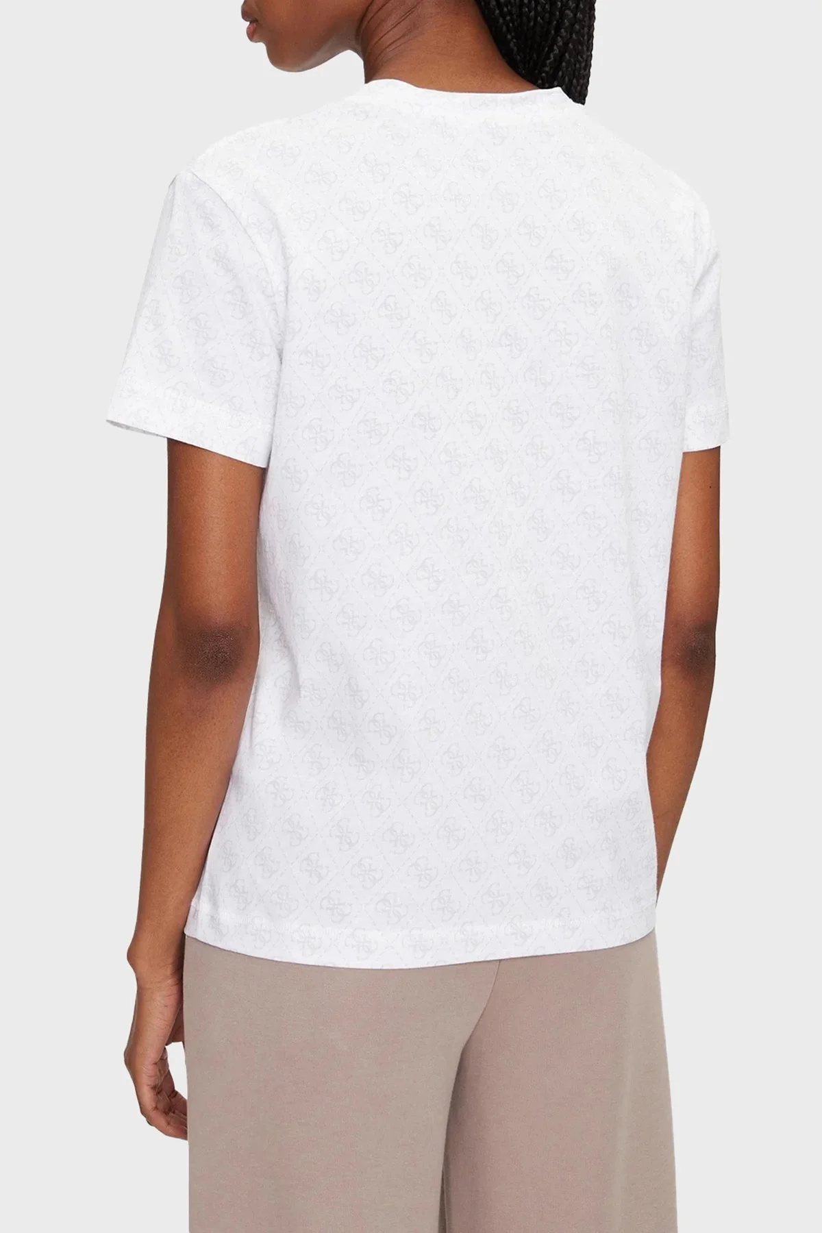 Guess Chrysanta Tamamı 4G Logolu Pamuklu Regular Fit V5GI16I3Z14 Bayan T Shirt V5GI16 I3Z14 P0JE BEYAZ - 8