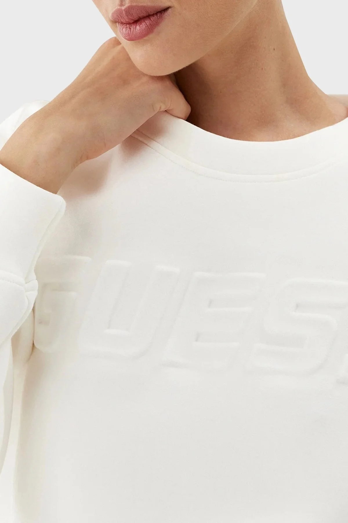 Guess Cindra Regular Fit Bisiklet Yaka Bayan Sweat V3BQ15 K7UW2 G6K5 BEYAZ - 4