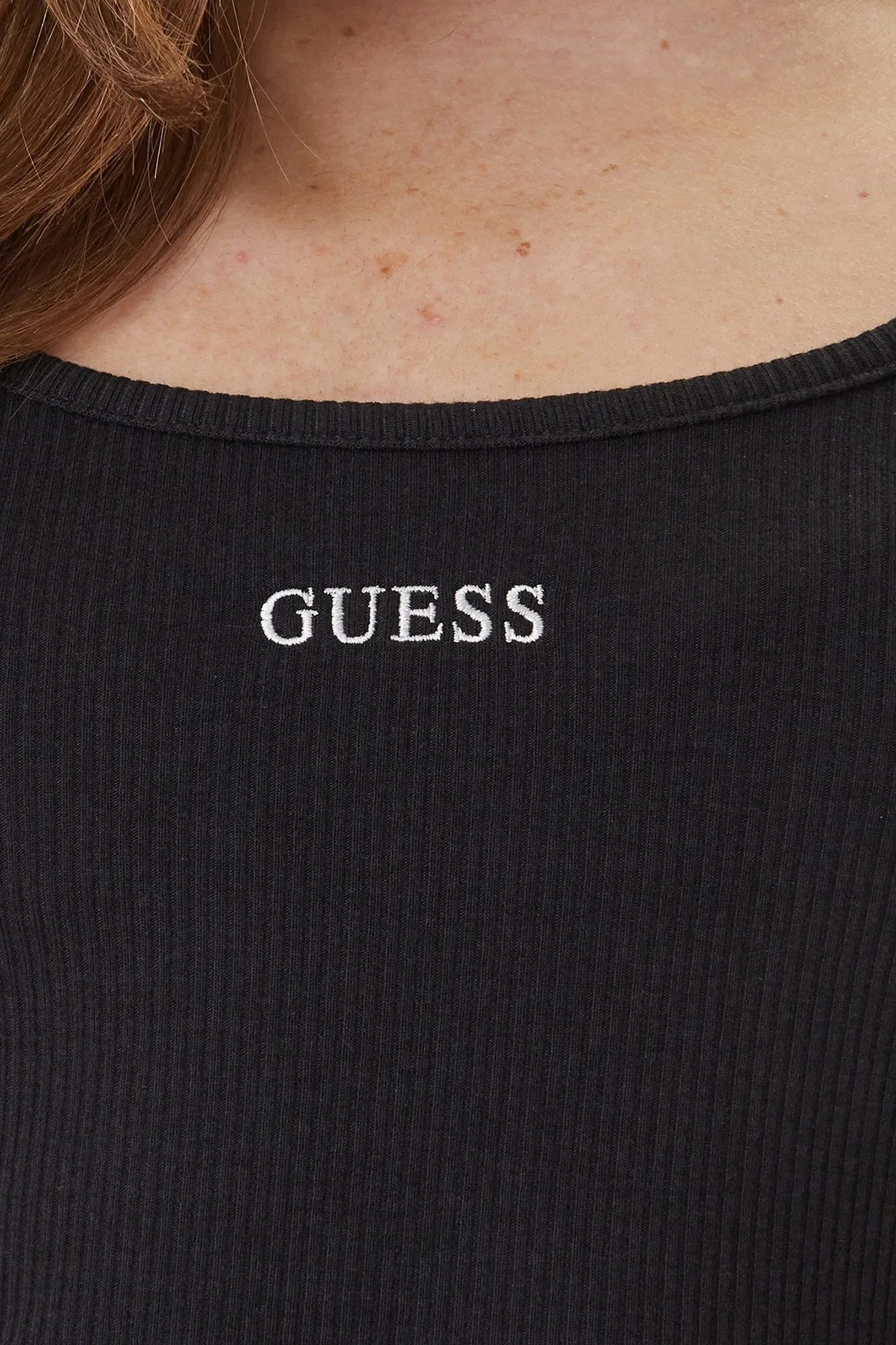 Guess Circe Slim Fit Logo İşlemeli Derin Yuvarlak Yaka V6GP04K2969 Bayan Top V6GP04 K2969 JBLK SİYAH - 4