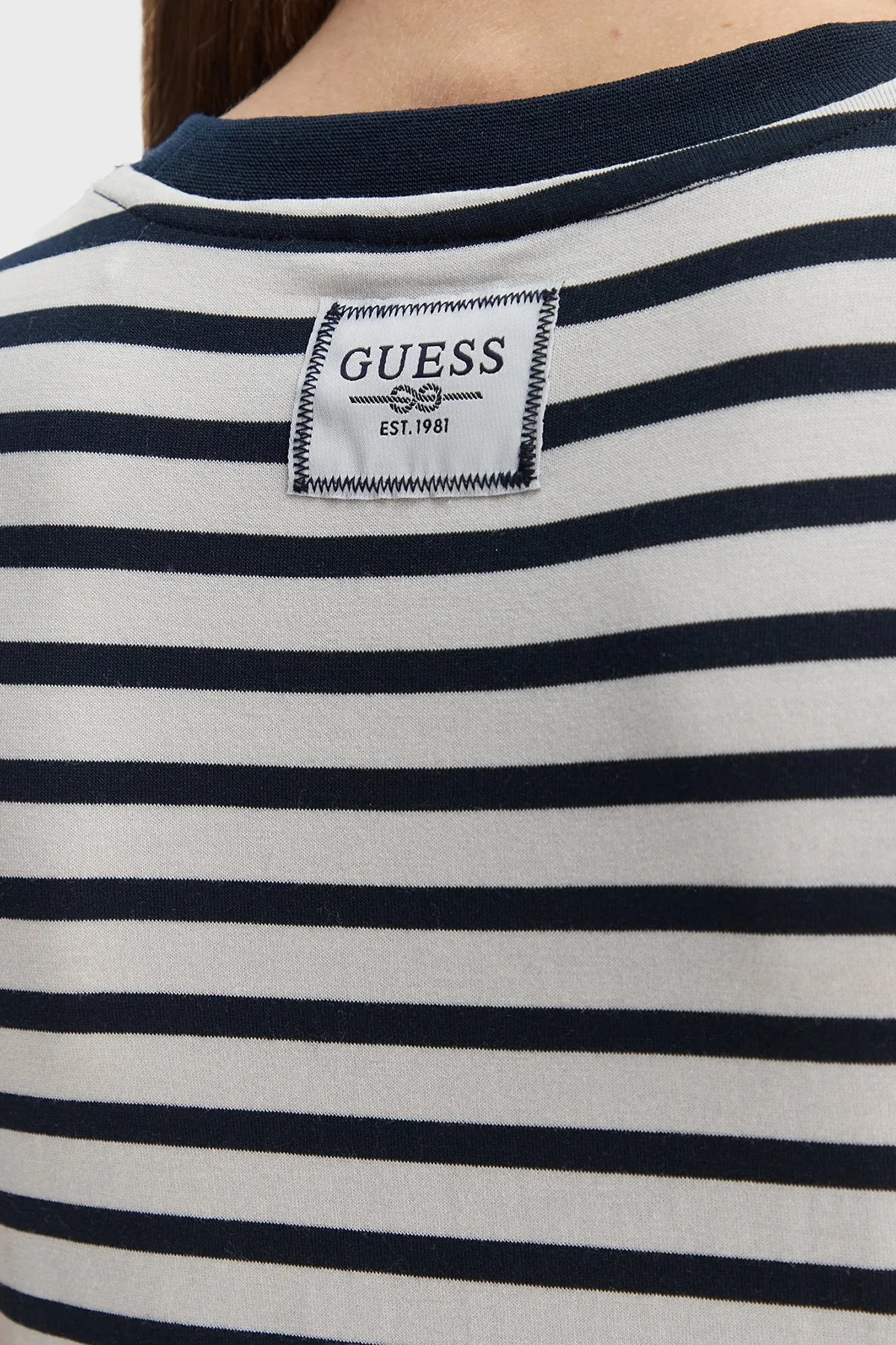 Guess Çizgili Slim Fit Bisiklet Yaka W6GI18K3040 Kadın T Shirt W6GI18 K3040 SM1L SİYAH BEYAZ - 5