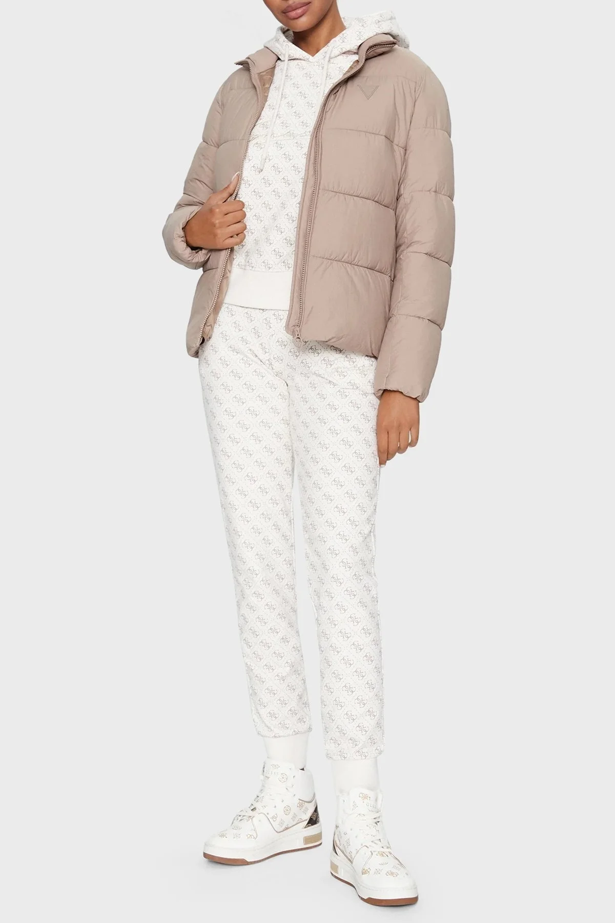 Guess Claudia Suya Dayanıklı Regular Fit Şişme Bayan Mont V3BL13WFUD0 G1K8 AÇIK KAHVE - 3