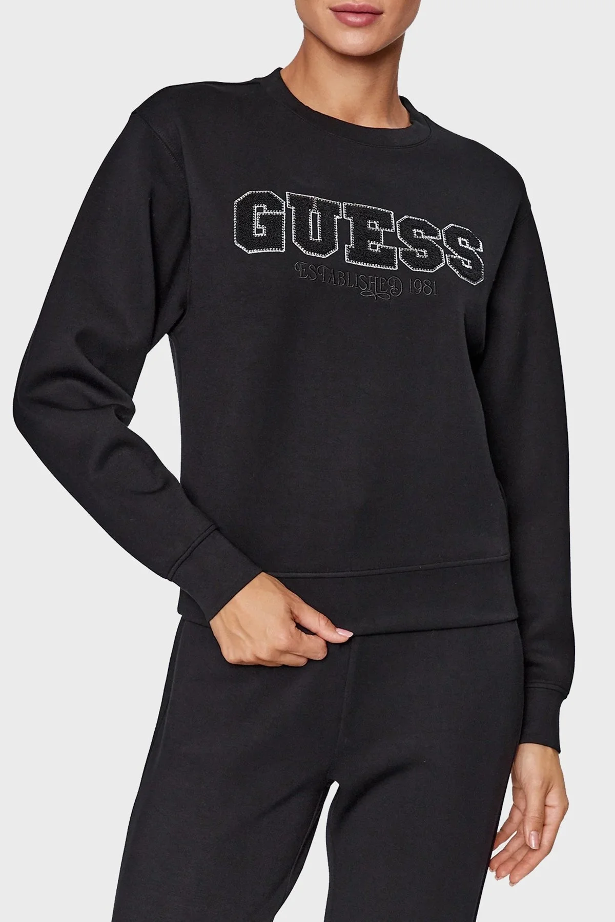 Guess Cn Embellished Regular Fit Bisiklet Yaka Scuba Bayan Sweat W3BQ17KBYE2 JBLK SİYAH - 1