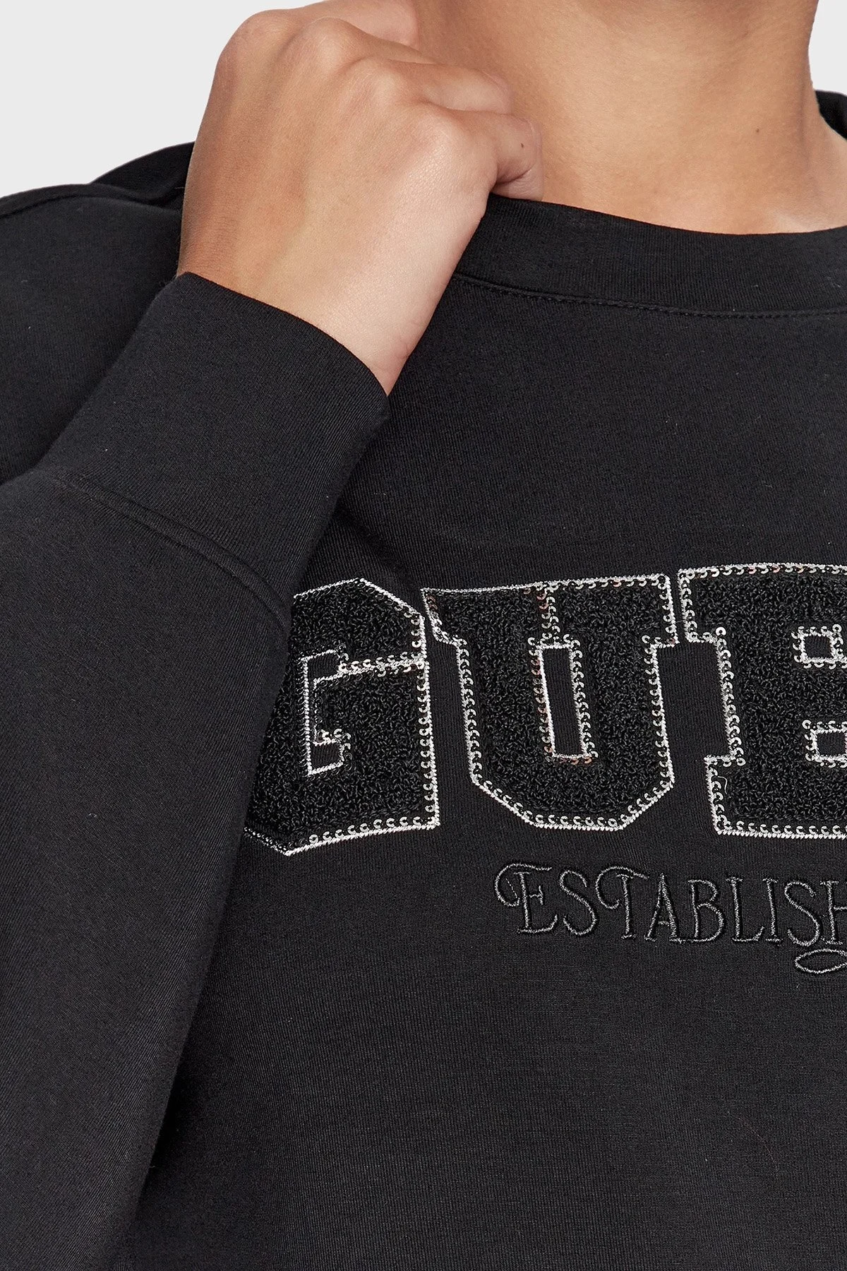 Guess Cn Embellished Regular Fit Bisiklet Yaka Scuba Bayan Sweat W3BQ17KBYE2 JBLK SİYAH - 4