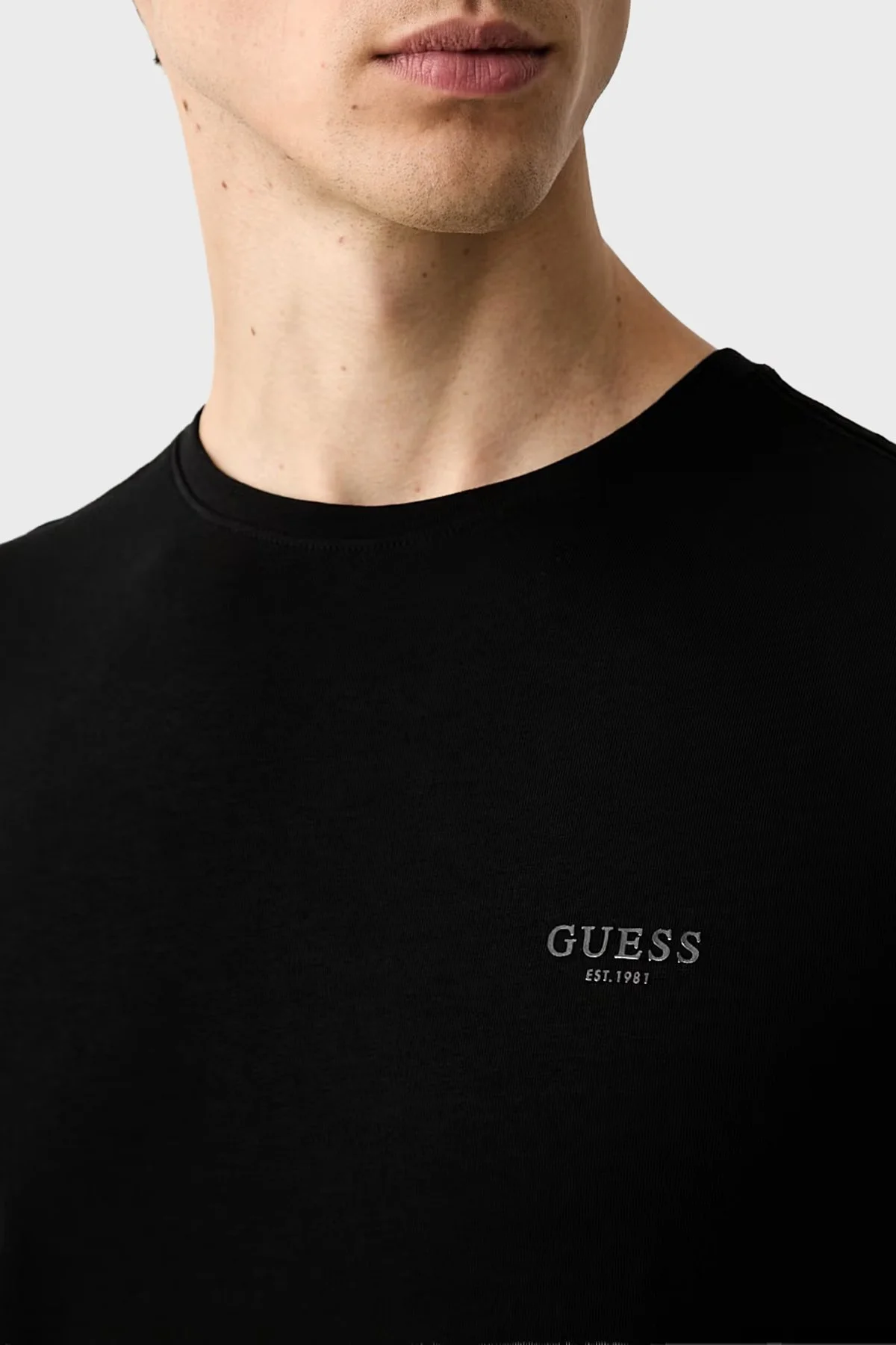 Guess Cn Ss Core Pamuklu Regular Fit Bisiklet Yaka Erkek M6YI24K3728 T Shirt M6YI24 K3728 JBLK Siyah - 4