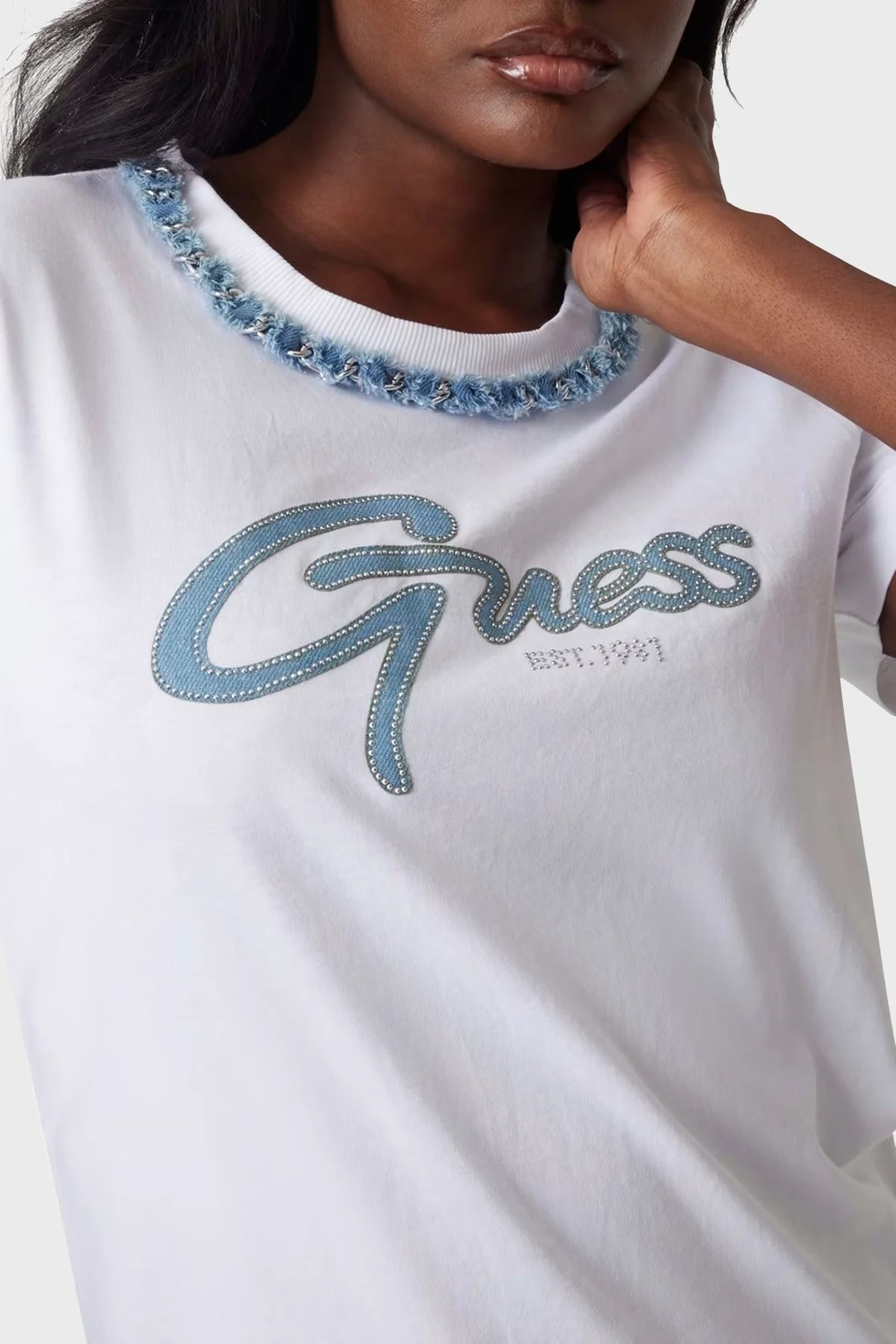 Guess Cn Ss Jeans Pamuklu Regular Fit Zincir Detaylı W5GI03I3Z14 Bayan T Shirt W5GI03 I3Z14 G011 BEYAZ - 9