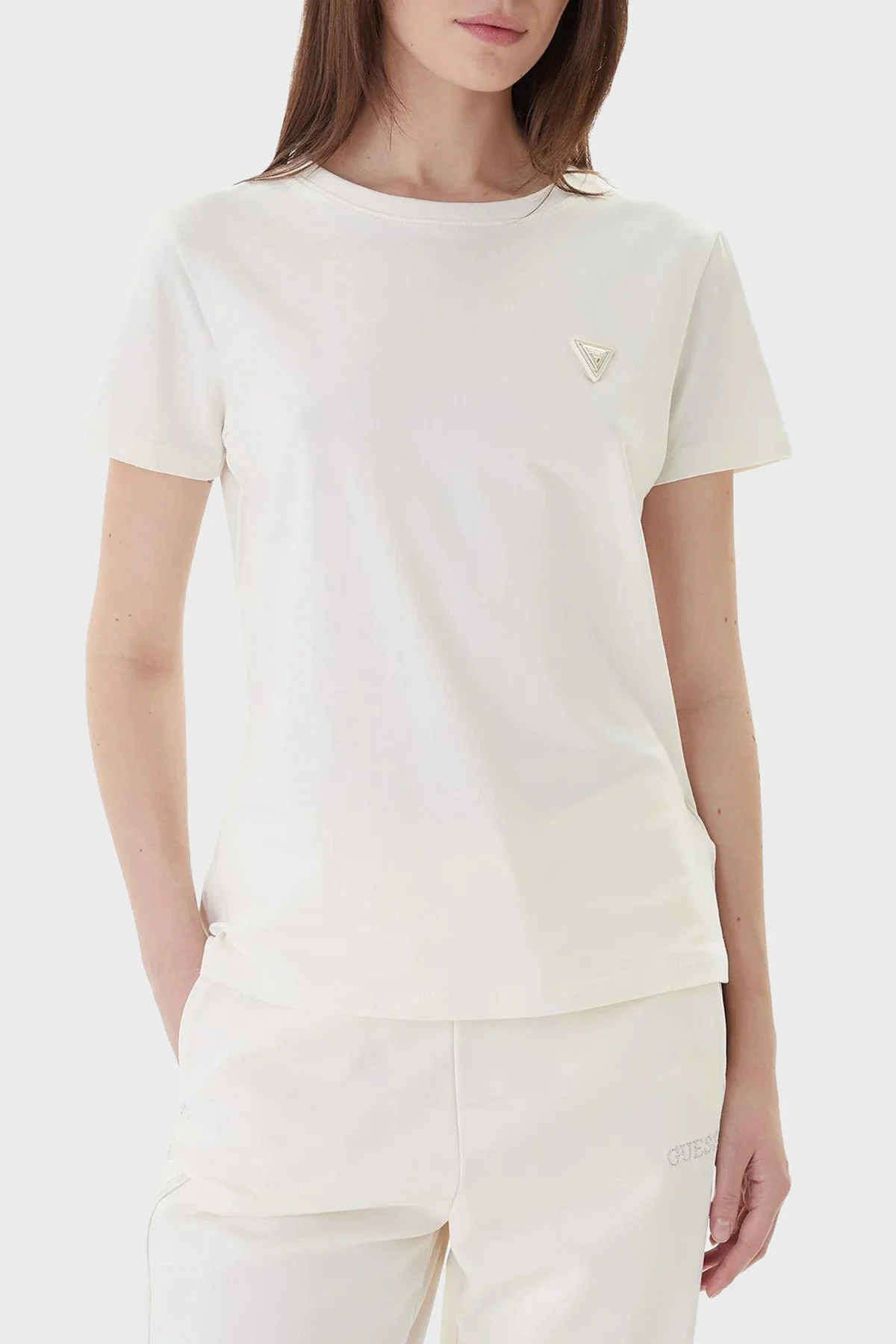 Guess Colette Pamuklu Regular Fit Logolu Bisiklet Yaka V4YI09J1314 Bayan T Shirt V4YI09 J1314 G1O6 BEYAZ - 1