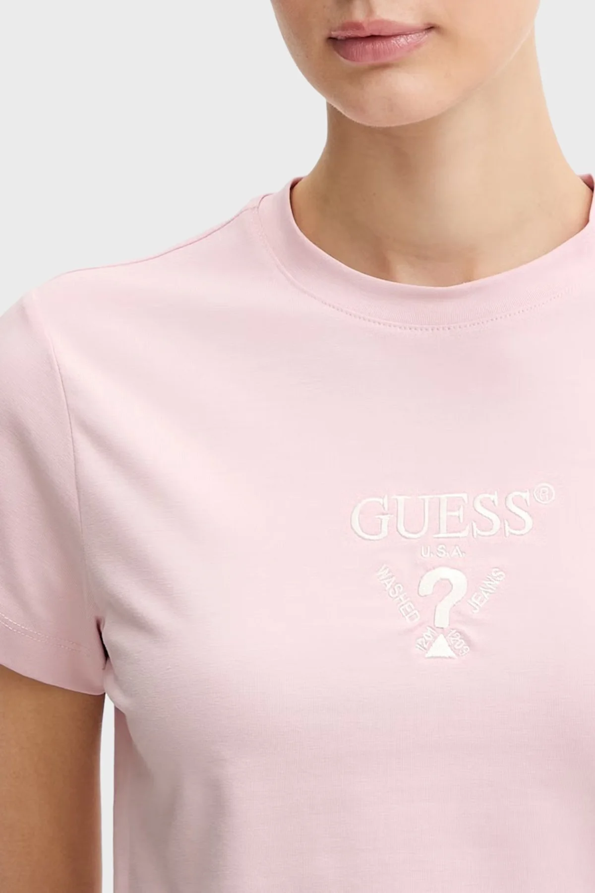 Guess Colette Pamuklu Slim Fit Bisiklet Yaka Logolu T-Shirt V4YI21KCDH1 Bayan T Shirt V4YI21 KCDH1 A60W PEMBE - 4