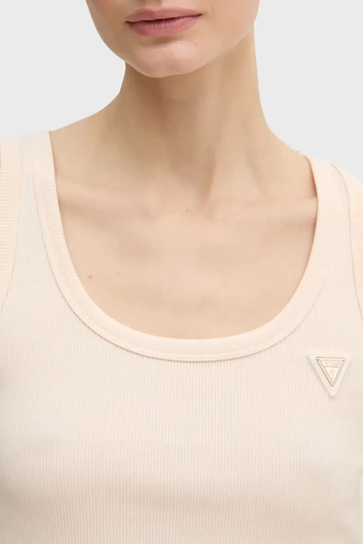 Guess Colette Rib Logolu Slim Fit Yuvarlak Yaka Fitilli V5RP07K8RT2 Bayan Top V5RP07 K8RT2 G6K5 EKRU - 9