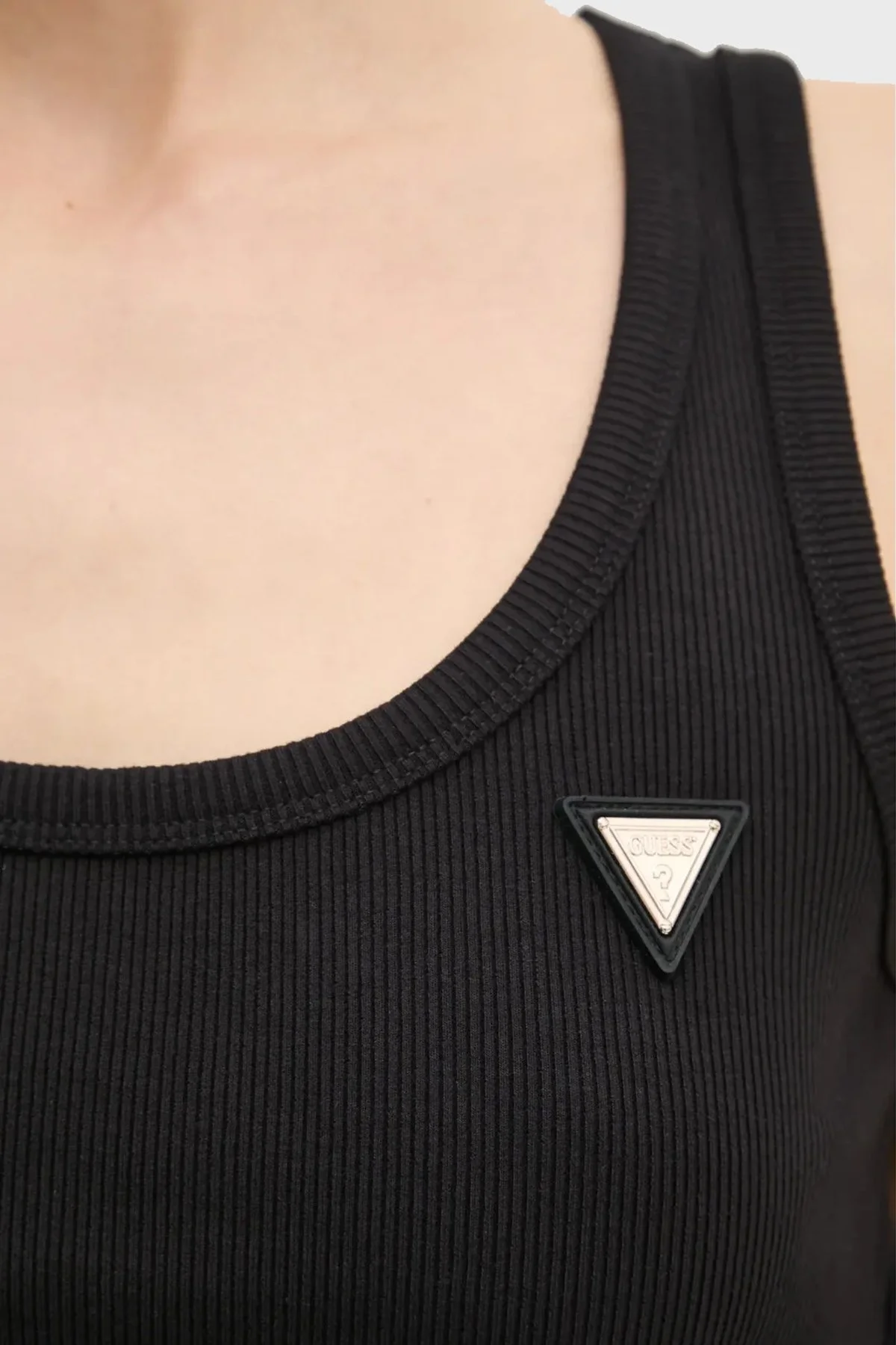 Guess Colette Rib Logolu Slim Fit Yuvarlak Yaka Fitilli V5RP07K8RT2 Bayan Top V5RP07 K8RT2 JBLK SİYAH - 10