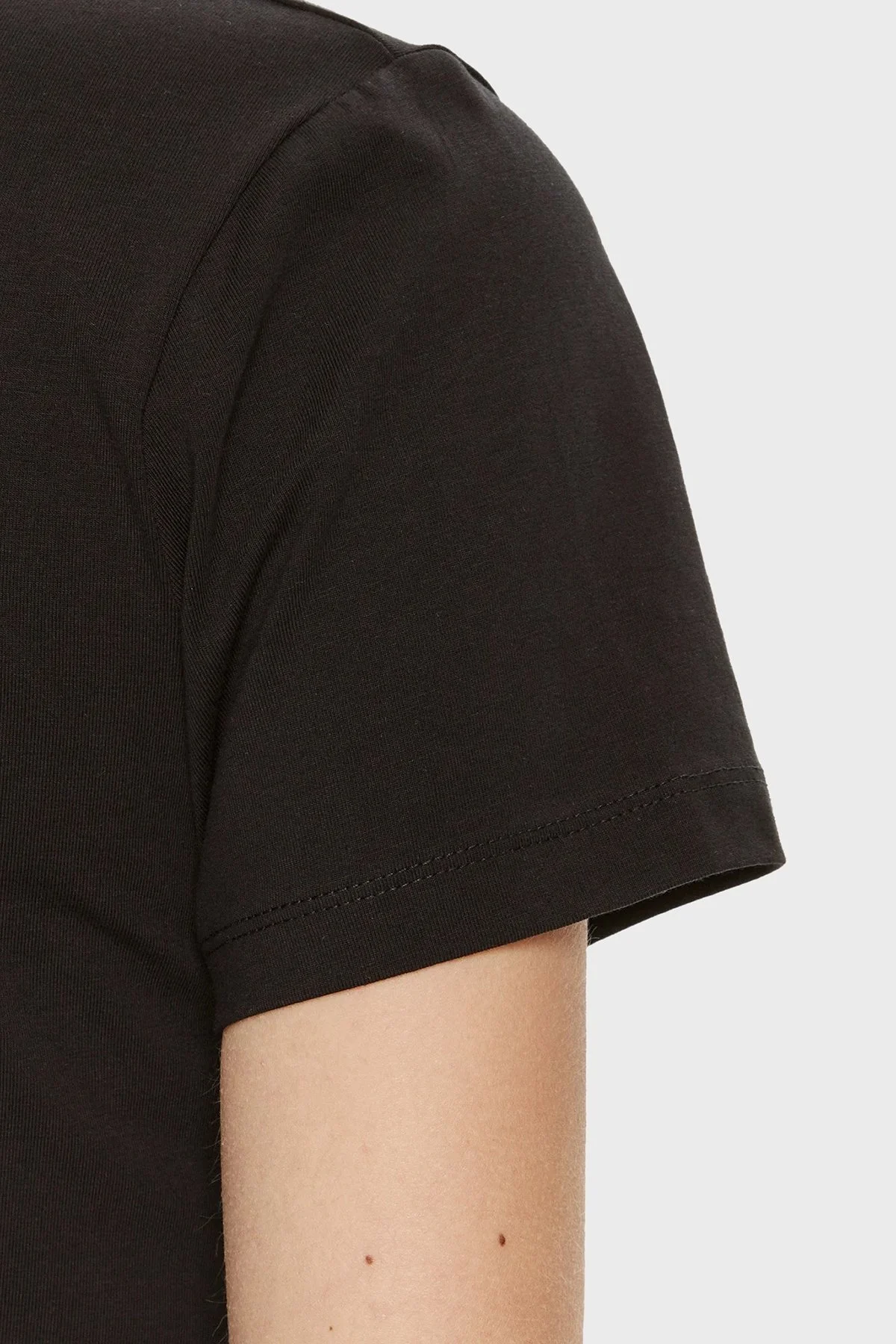 Guess Colette Streç Pamuklu Regular Fit Bisiklet Yaka V4YI09J1314 Bayan T Shirt V4YI09 J1314 JBLK SİYAH - 5