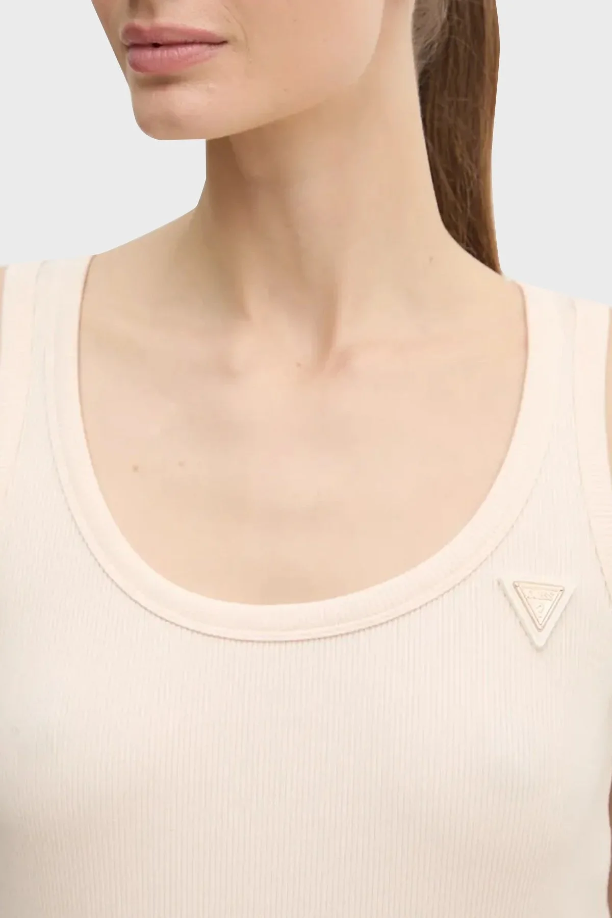 Guess Colettte Fitilli Kalın Askılı Regular Fit Yuvarlak Yaka V4YP06K8RT2 Bayan Top V4YP06 K8RT2 G6K5 EKRU - 9