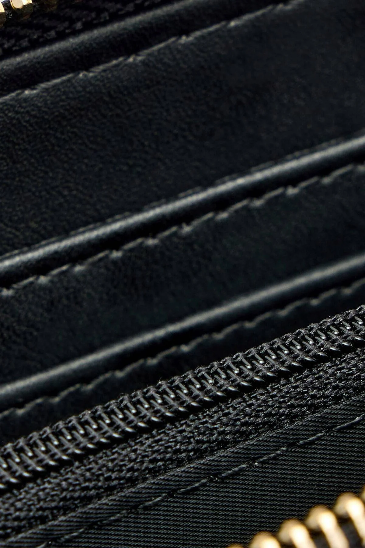 Guess Cresidia 4G Logolu Fermuarlı SWPD9888140 Bayan Cüzdan SWPD98 88140 BLO SİYAH - 4