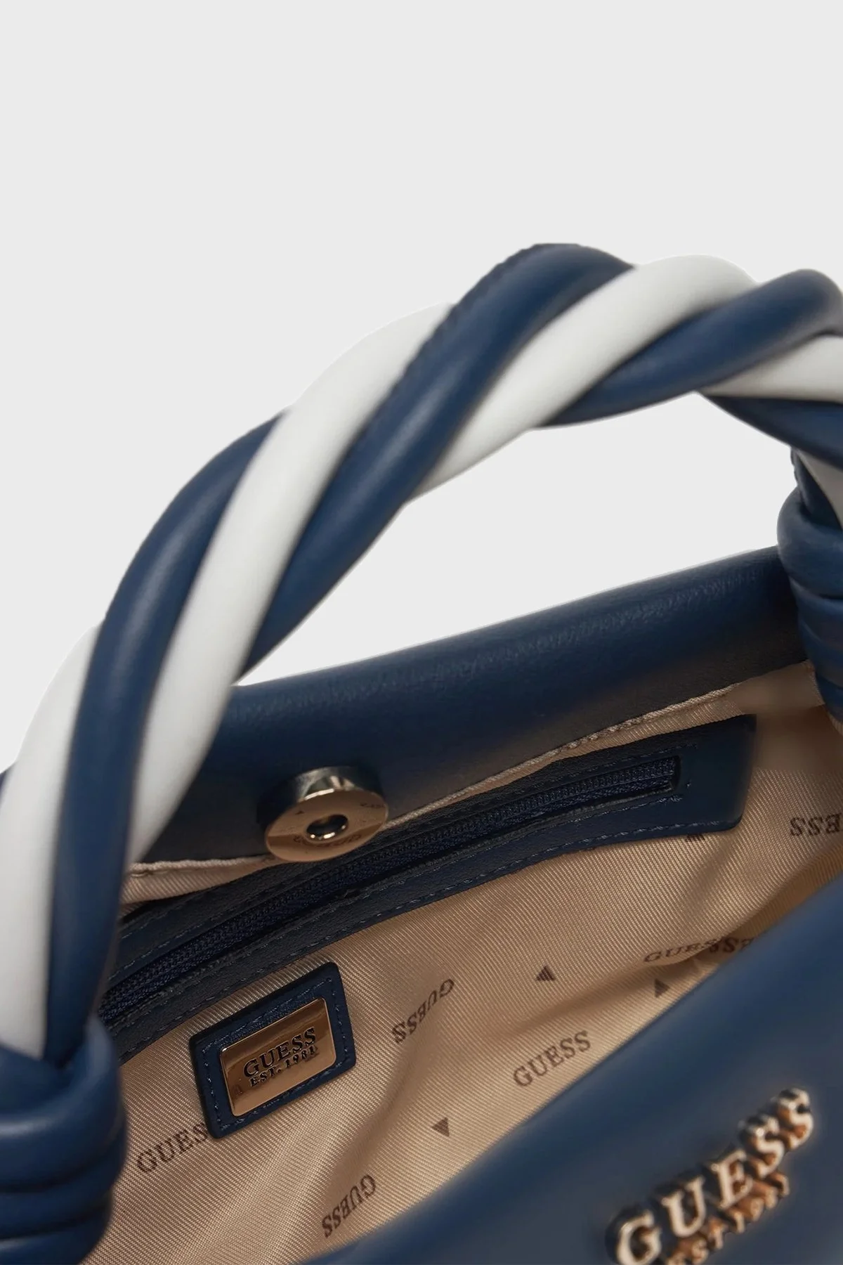 Guess Cruise Çıkarılabilir Askılı Şık Sap Detaylı Mini HWNG9649110 Bayan Çanta HWNG96 49110 NVW LACİVERT - 9