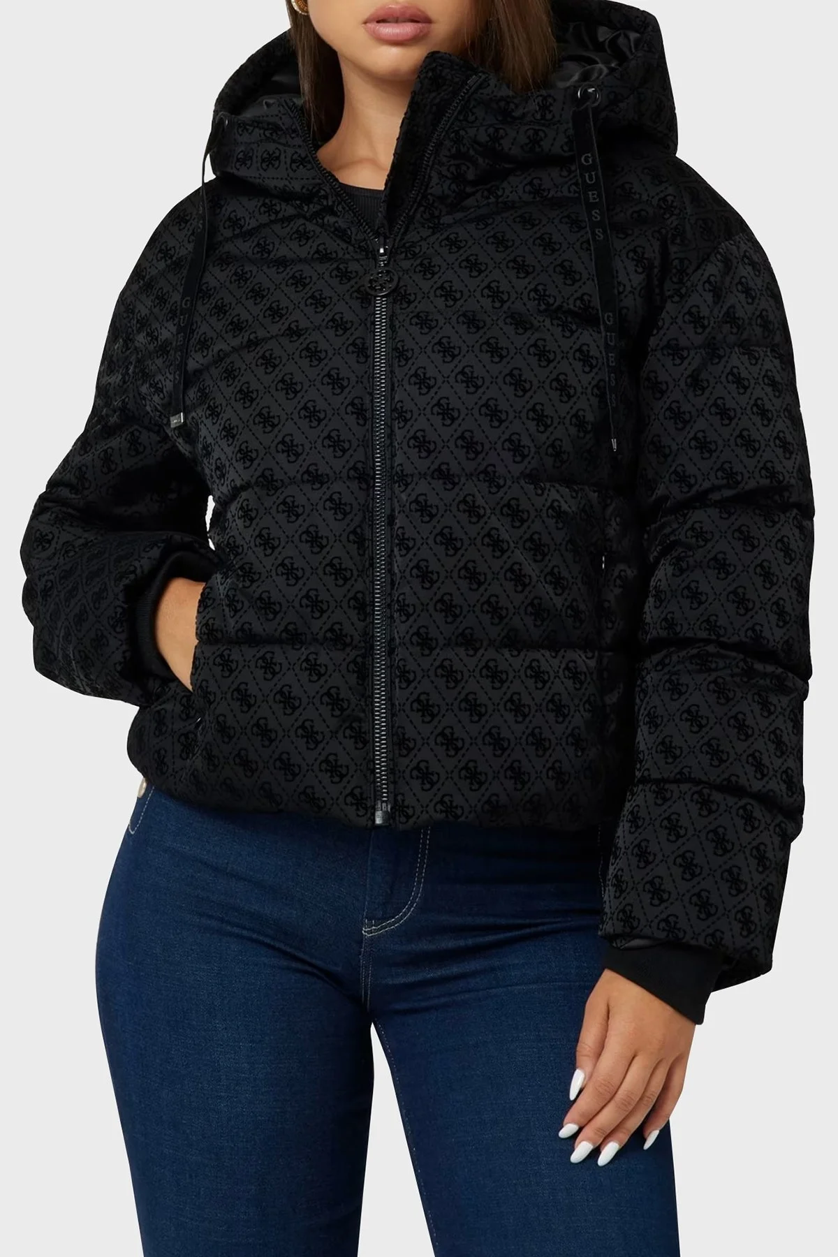 Guess Daisy 4G Logolu Regular Fit Kapüşonlu Crop Şişme W4BL36WGJZ0 Bayan Mont W4BL36 WGJZ0 FJ55 SİYAH - 1