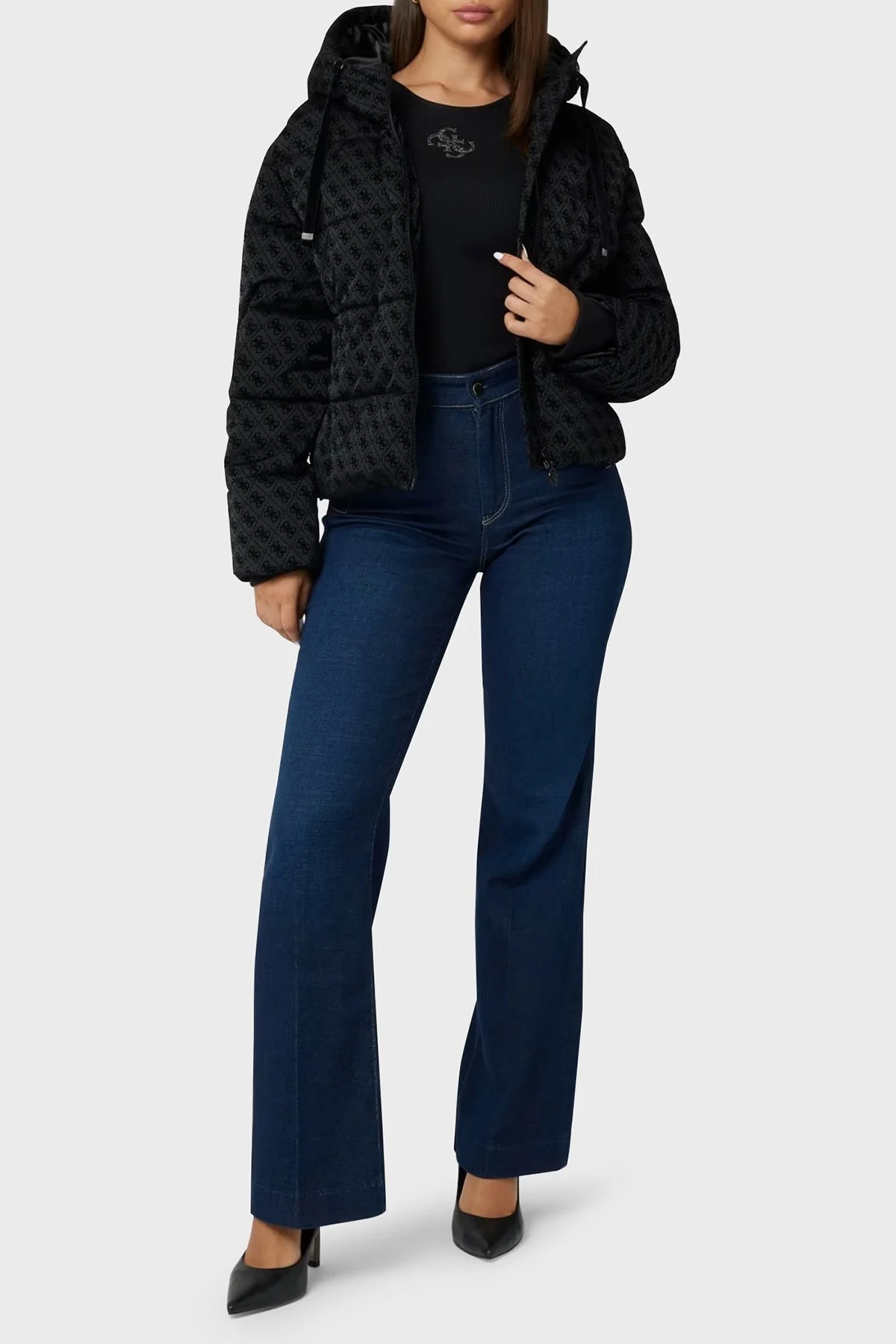 Guess Daisy 4G Logolu Regular Fit Kapüşonlu Crop Şişme W4BL36WGJZ0 Bayan Mont W4BL36 WGJZ0 FJ55 SİYAH - 3