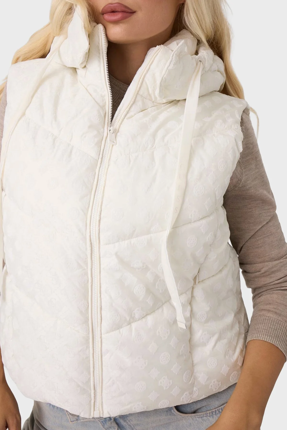Guess Daisy Logolu Regular Fit Kapüşonlu Yaka Şişme Kadın Yelek W6BL53 W4182 G012 Beyaz - 4