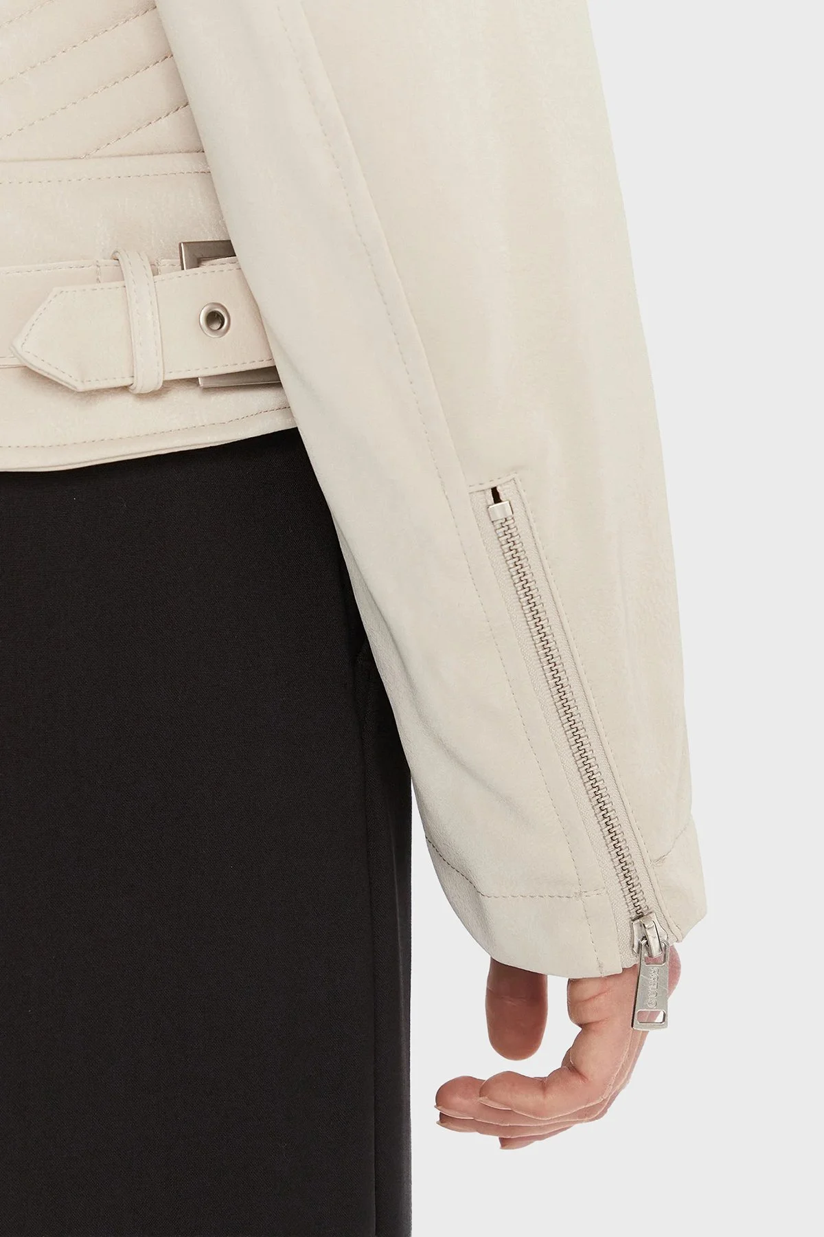 Guess Darcey Kapitoneli Regular Fit Çıkarılabilir Peluş Yaka Fermuarlı W5BL35W2820 Bayan Ceket W5BL35 W2820 A115 BEJ - 4