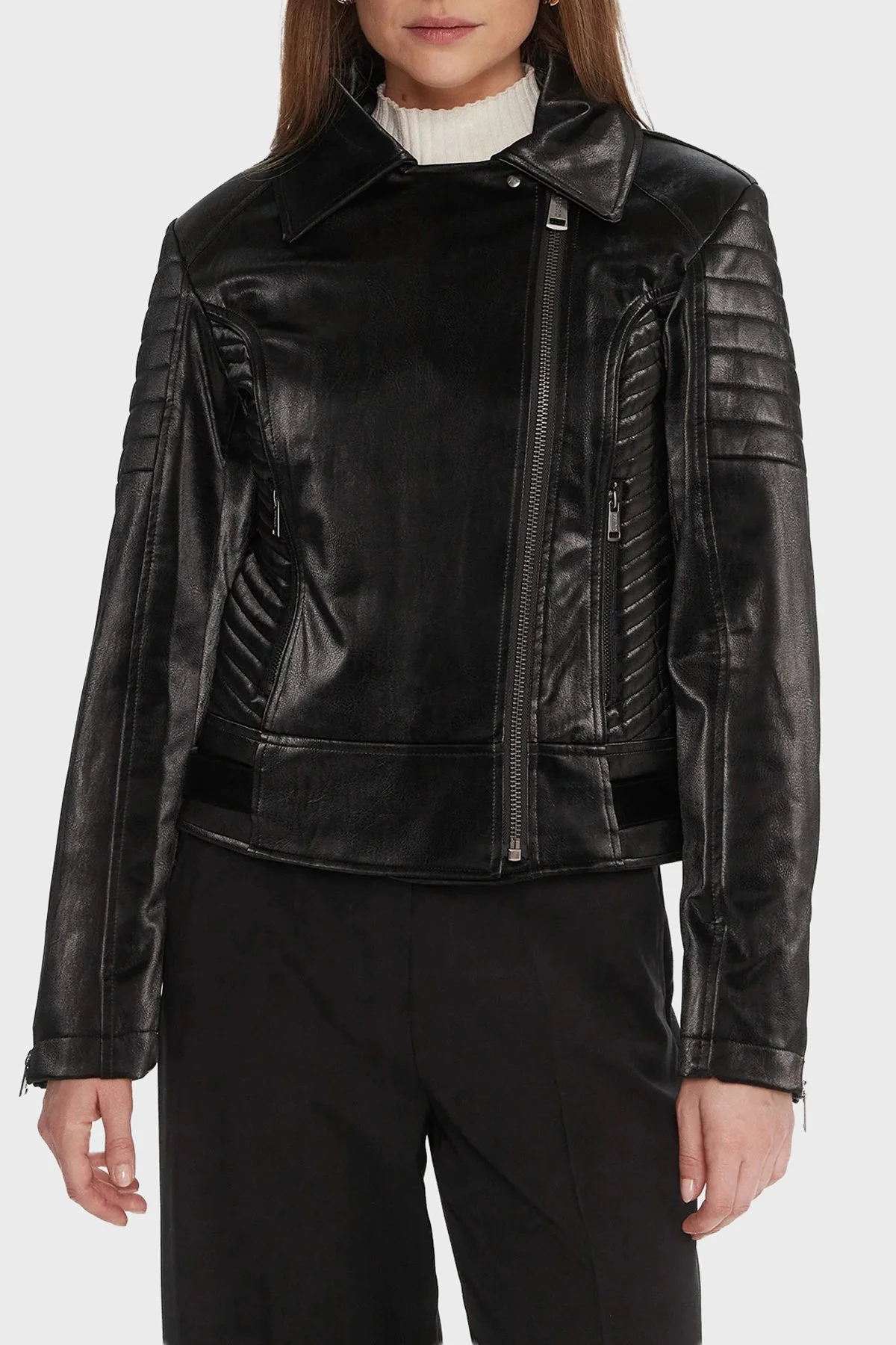 Guess Darcey Kapitoneli Regular Fit Çıkarılabilir Peluş Yaka Fermuarlı W5BL35W2820 Bayan Ceket W5BL35 W2820 JBLK SİYAH - 4