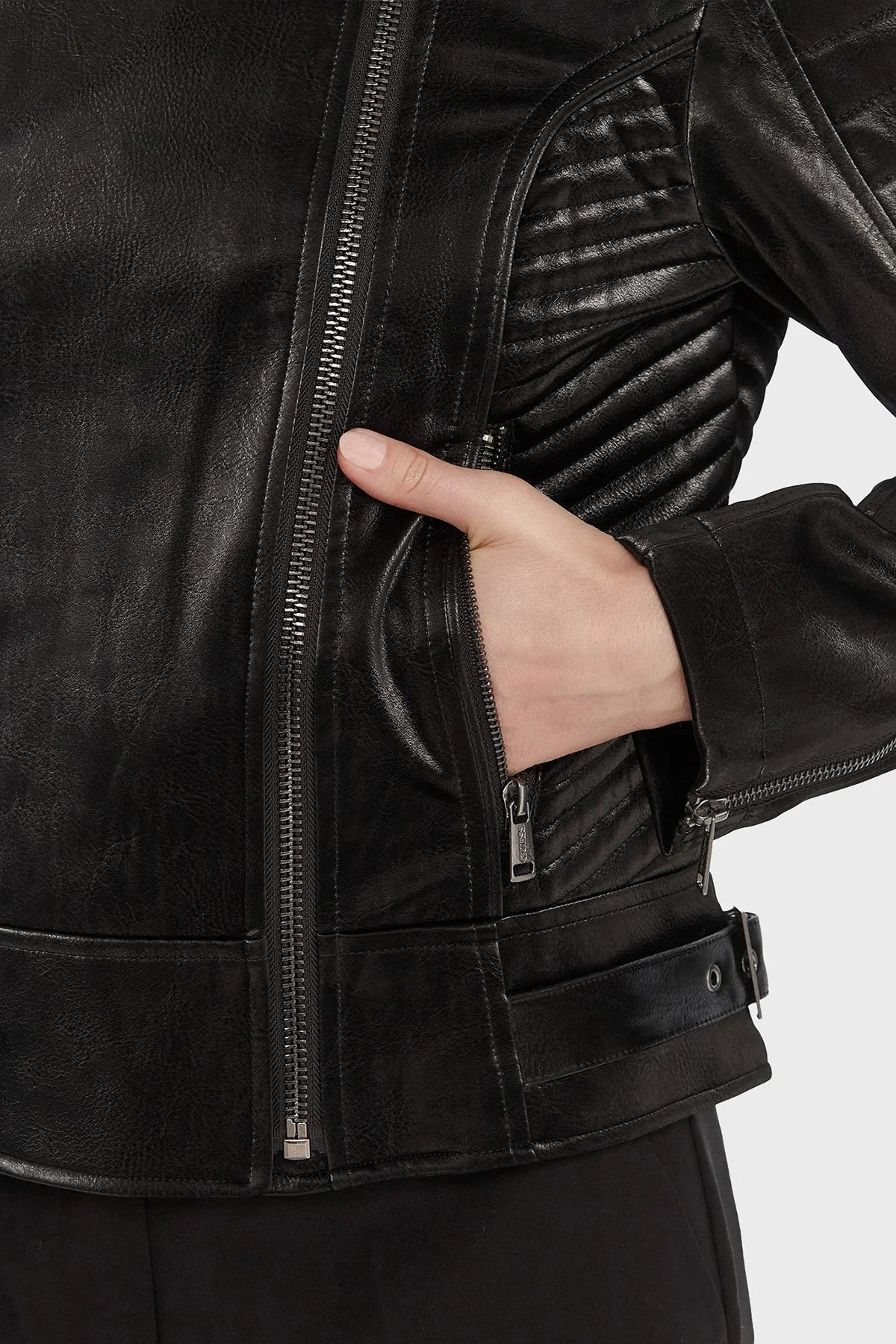 Guess Darcey Kapitoneli Regular Fit Çıkarılabilir Peluş Yaka Fermuarlı W5BL35W2820 Bayan Ceket W5BL35 W2820 JBLK SİYAH - 6