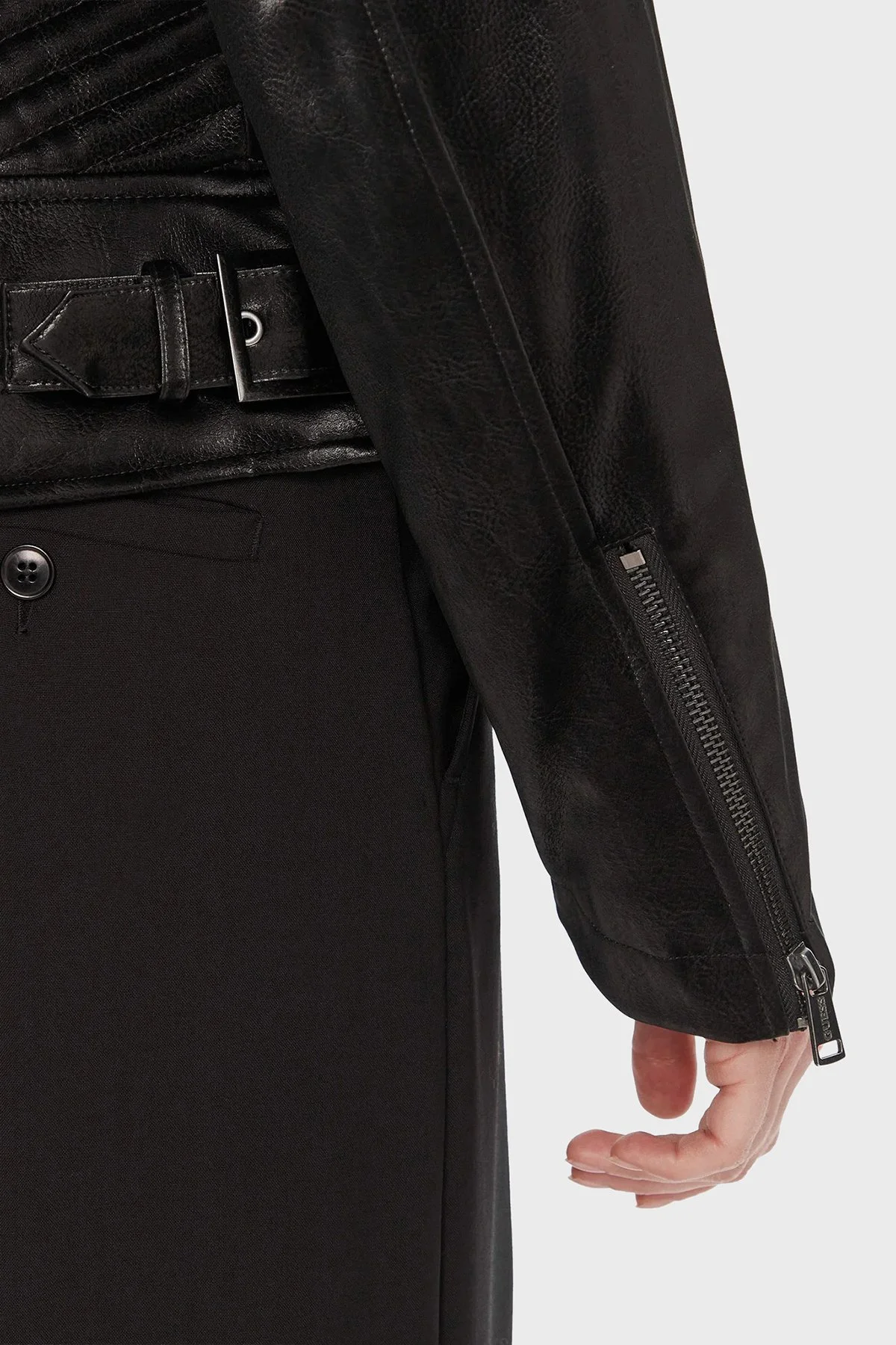 Guess Darcey Kapitoneli Regular Fit Çıkarılabilir Peluş Yaka Fermuarlı W5BL35W2820 Bayan Ceket W5BL35 W2820 JBLK SİYAH - 7