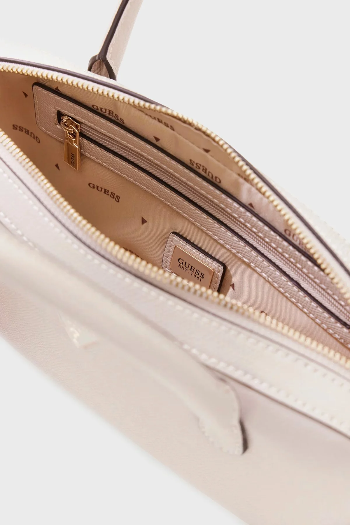 Guess Davina Logolu Charm Detaylı Çıkarılabilir Askılı HWBG9899050 Bayan Çanta HWBG98 99050 LTA BEJ - 4