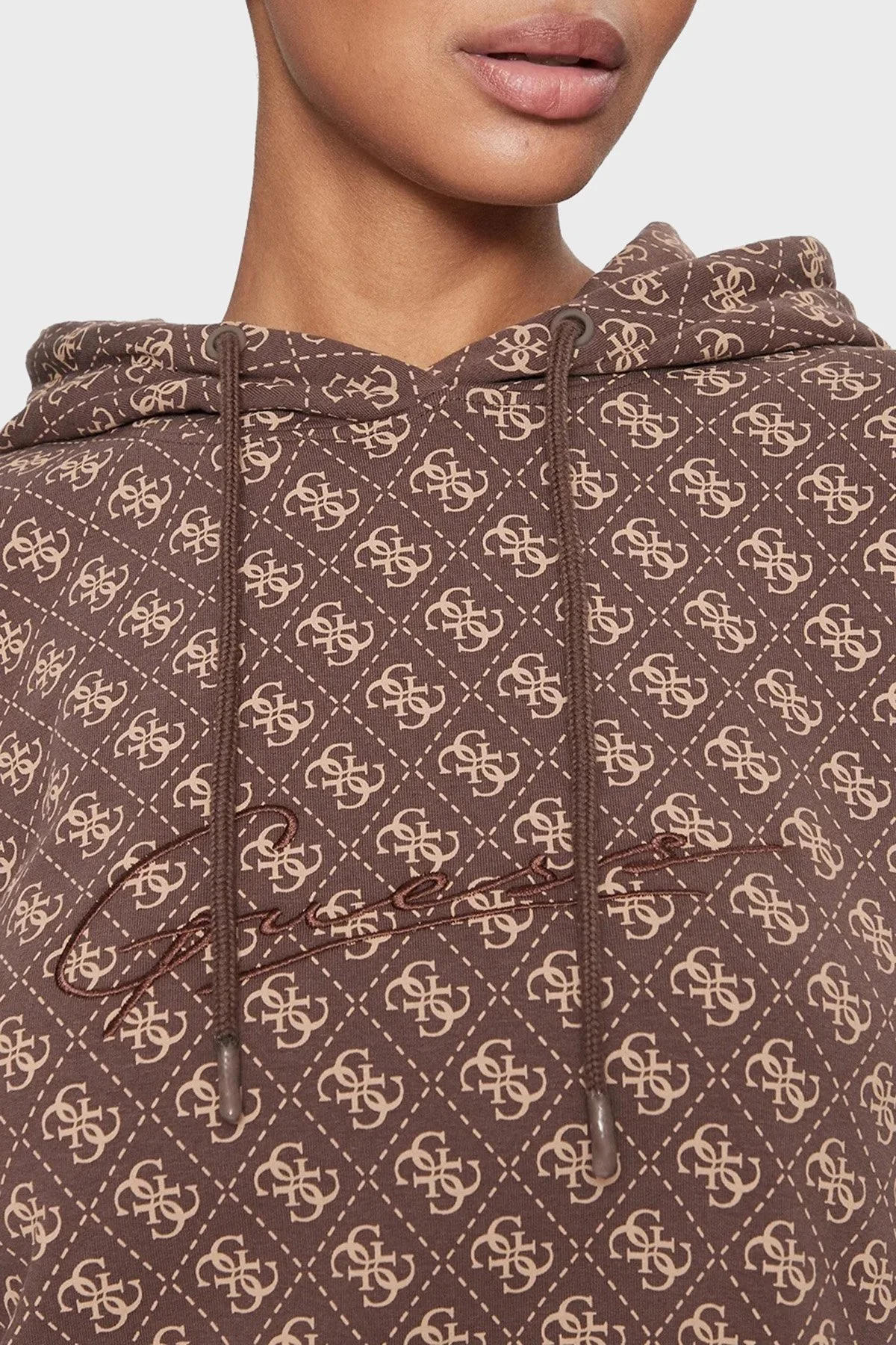 Guess Debbi Pamuklu Regular Fit Kapüşonlu Bayan Sweat V3BQ18K7ON1 P1DL KAHVE - 4