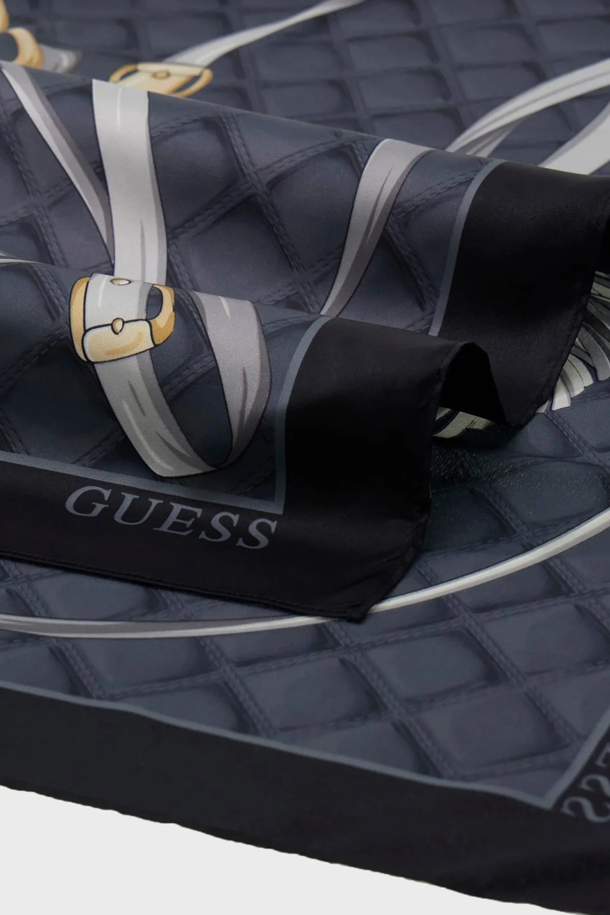 Guess Desenli 90X90 AW5535POL03 Kadın Eşarp AW5535 POL03 BLO Siyah - 3