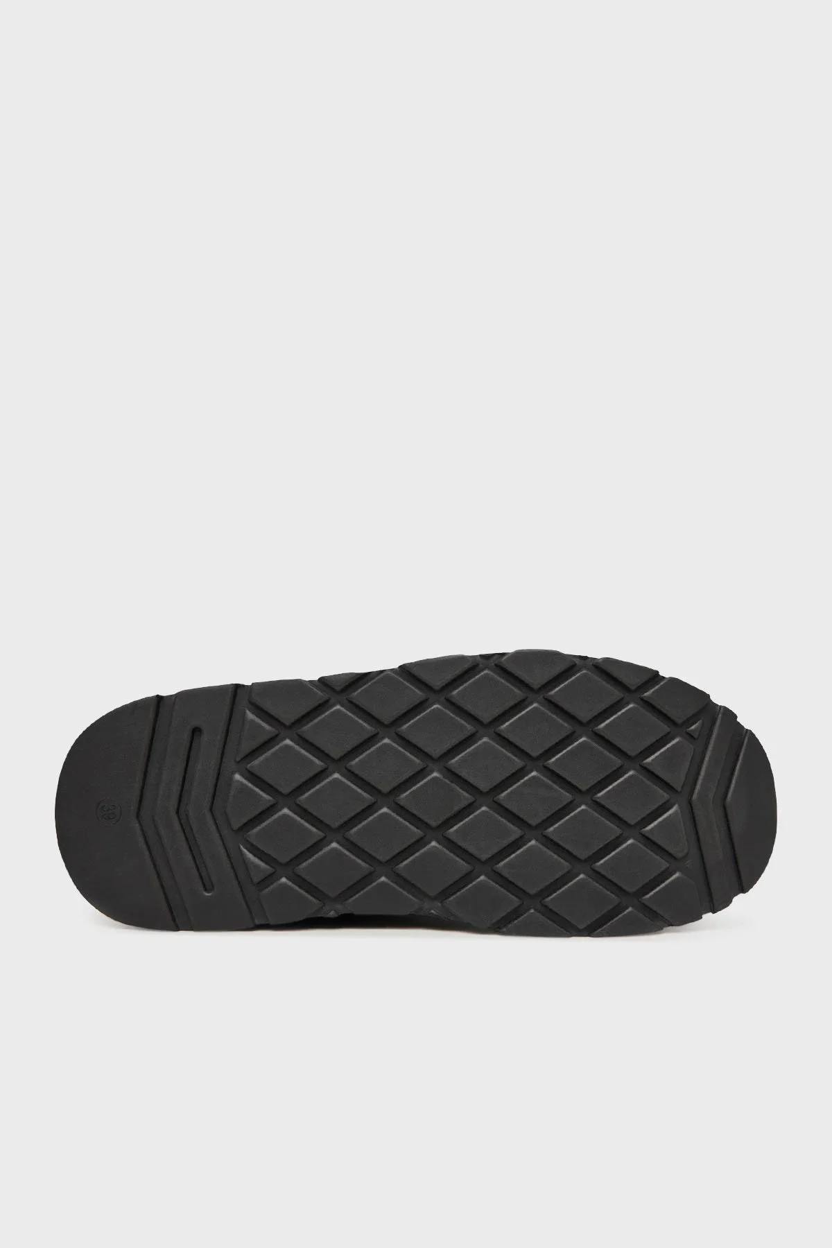 Guess Dolsay2 Kalın Tabanlı 4G Logolu Kemer Detaylı FLFDOLESU10 Kadın Bot FLFDOL ESU10 BLACK SİYAH - 4