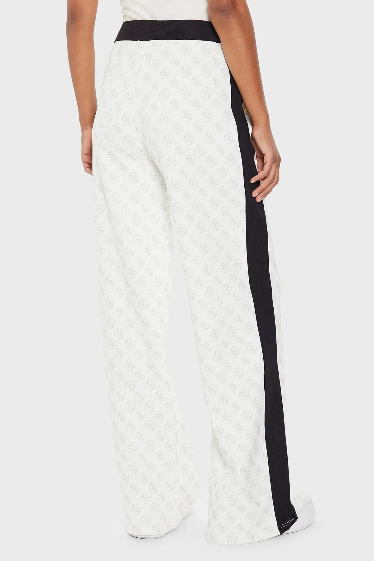 Guess Ela Regular Fit Geniş Paça V4YB03KB212 Bayan Pantolon V4YB03 KB212 P1HA SİYAH-BEYAZ - 2