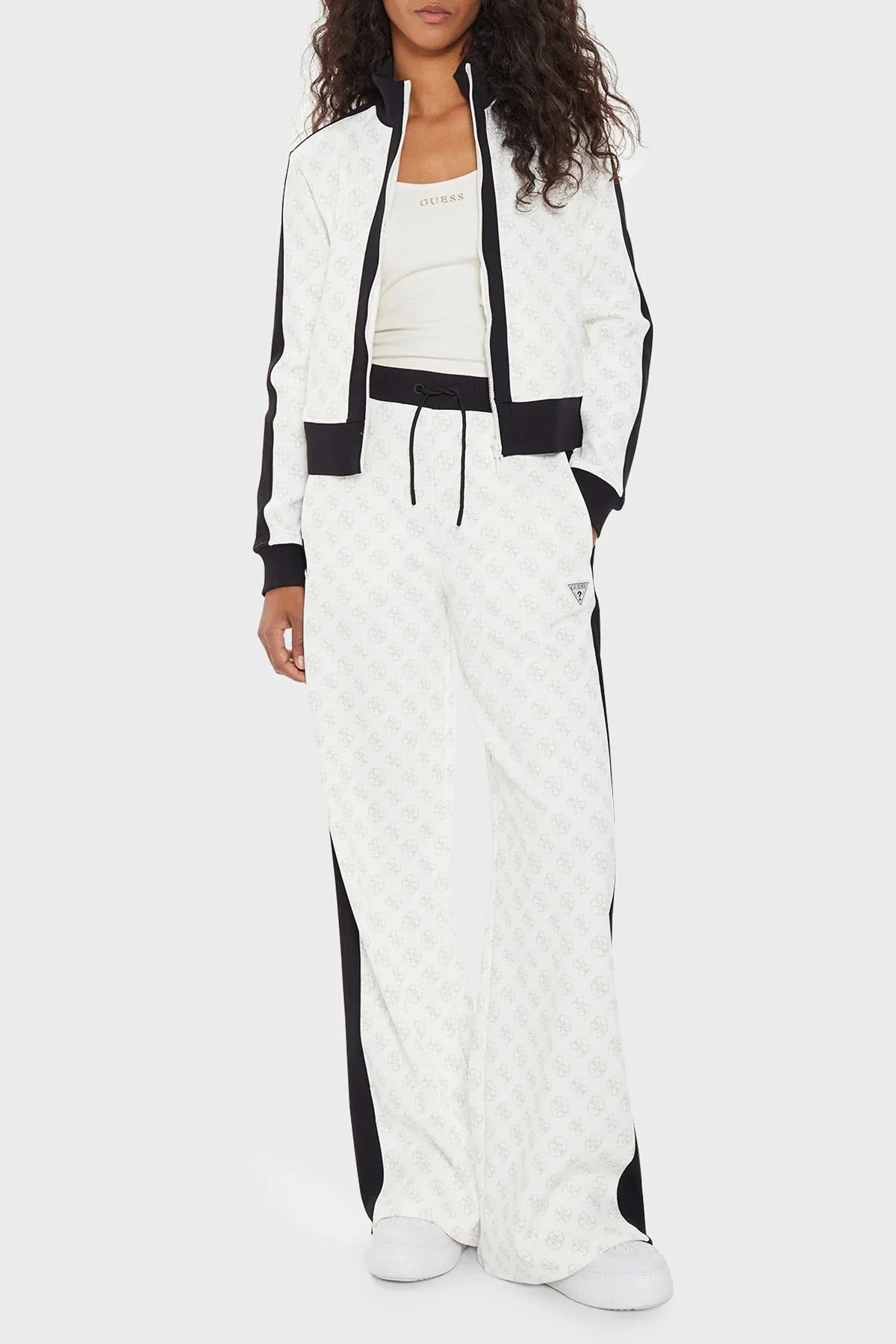 Guess Ela Regular Fit Geniş Paça V4YB03KB212 Bayan Pantolon V4YB03 KB212 P1HA SİYAH-BEYAZ - 3