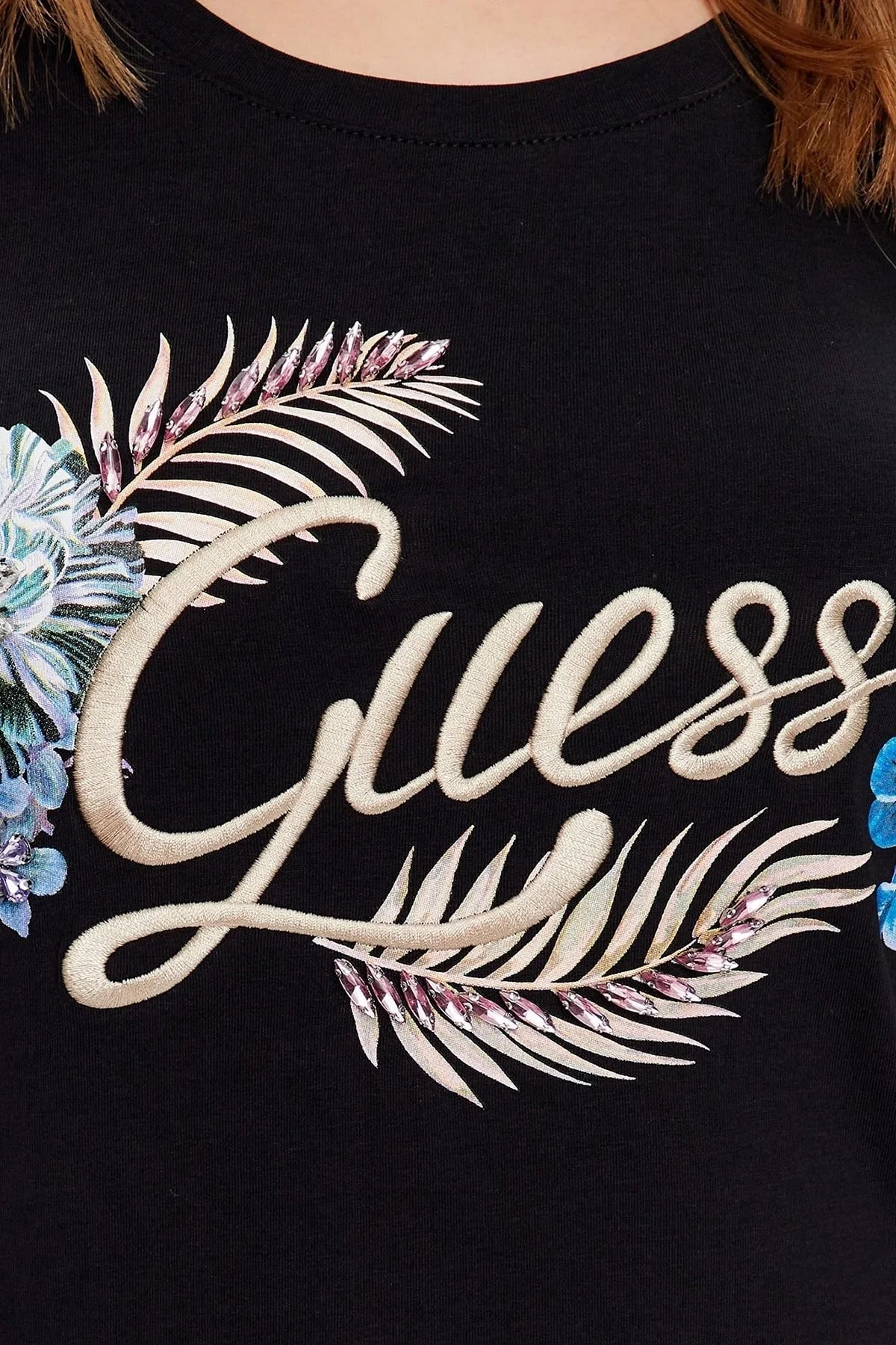 Guess Embellish Pamuklu Nakışlı Logolu Slim Fit Bisiklet Yaka Bayan T Shirt W3GI40J1314 JBLK SİYAH - 4
