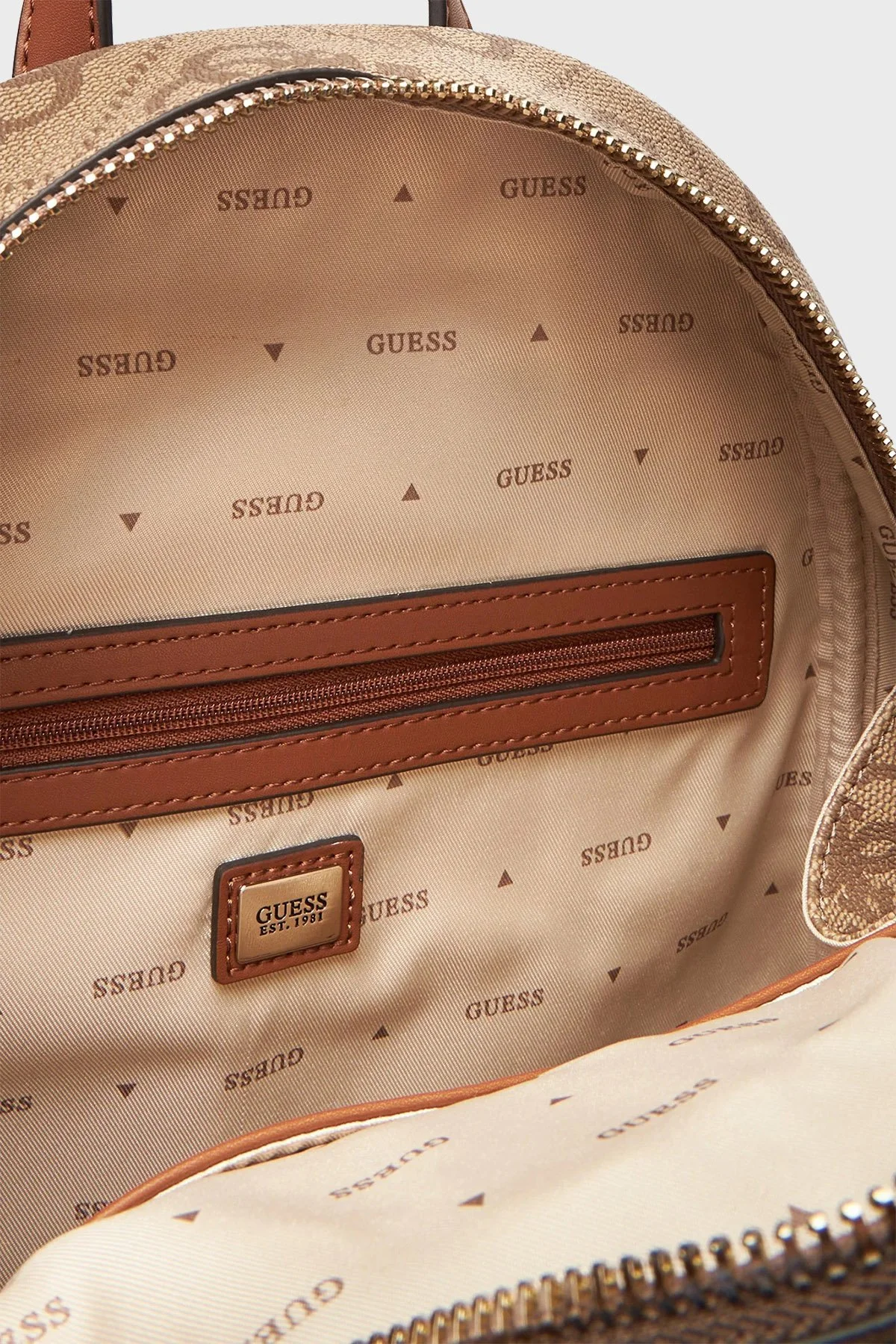 Guess Erenia 4G Logolu Omuz Askılı HWSO7838330 Bayan Sırt Çantası HWSO78 38330 LTL KAHVE - 6