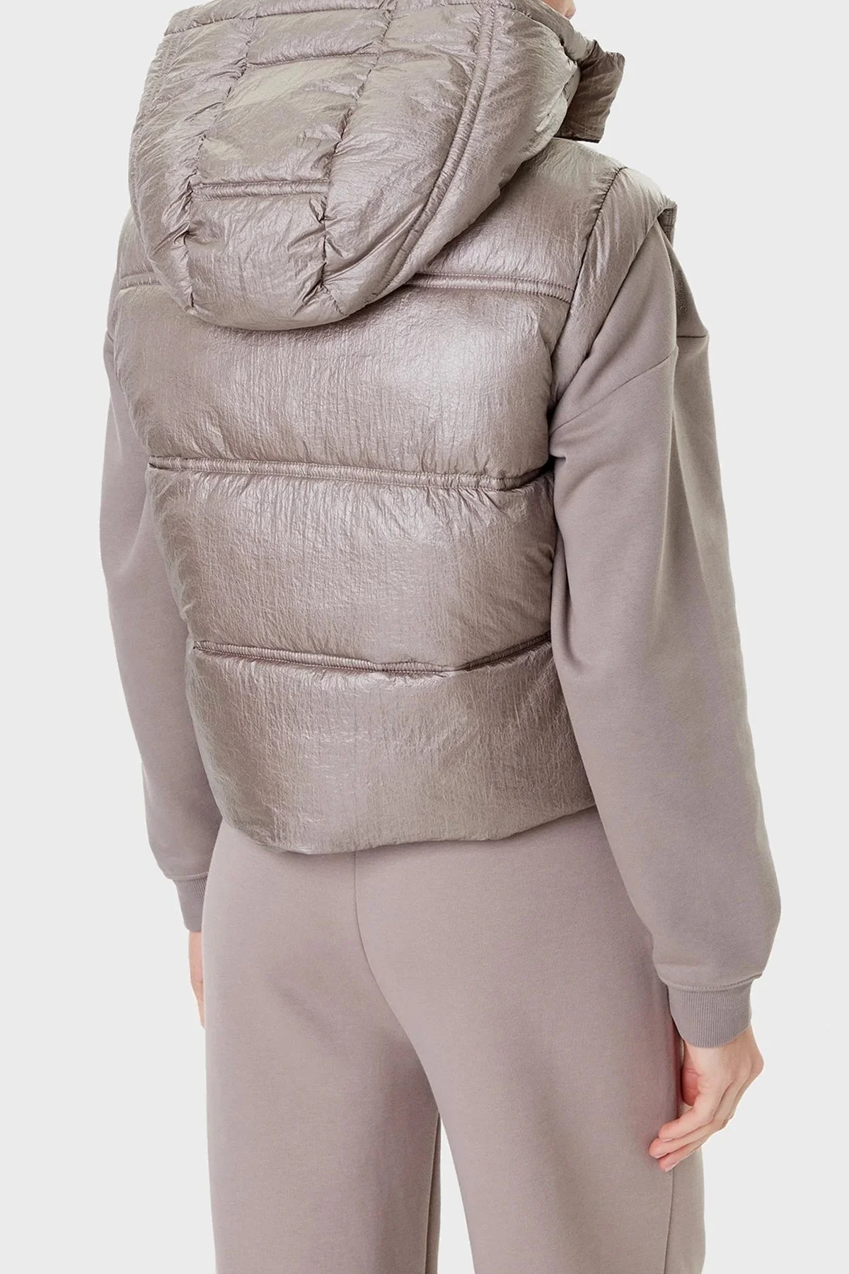 Guess Ernestine Regular Fit Çıkarılabilir Kapüşonlu Logolu Şişme W5YL11WHDO2 Bayan Yelek W5YL11 WHDO2 G1J1 GRİ - 3