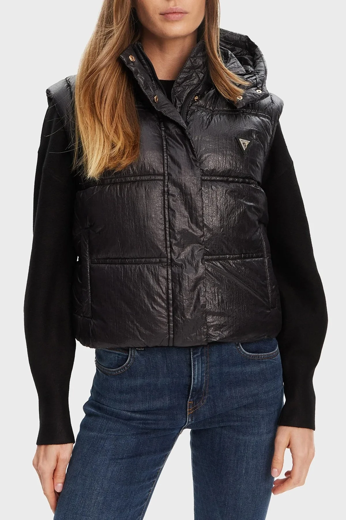 Guess Ernestine Regular Fit Çıkarılabilir Kapüşonlu Logolu Şişme W5YL11WHDO2 Bayan Yelek W5YL11 WHDO2 JBLK SİYAH - 1