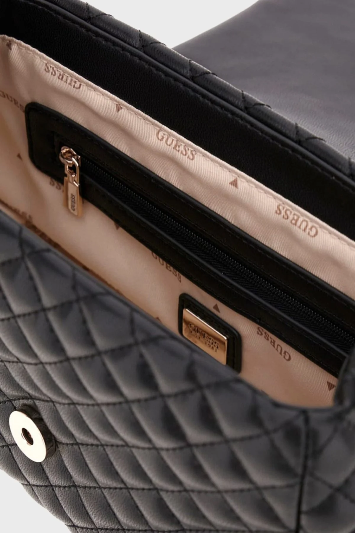 Guess Everlee Kapitoneli Ayarlanabilir Zincir Askılı HWEG8679210 Bayan Çanta HWEG86 79210 BLA SİYAH - 3