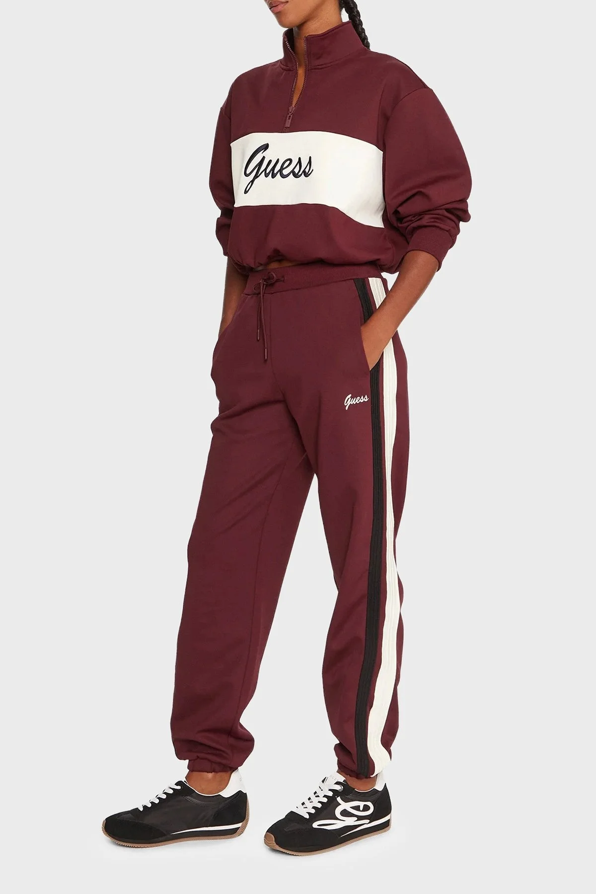 Guess Fabia Streç Logolu Regular Fit Yarım Fermuarlı Dik Yaka Kısa V5BQ00KCX22 Bayan Sweat V5BQ00 KCX22 G4P2 BORDO-BEYAZ - 2